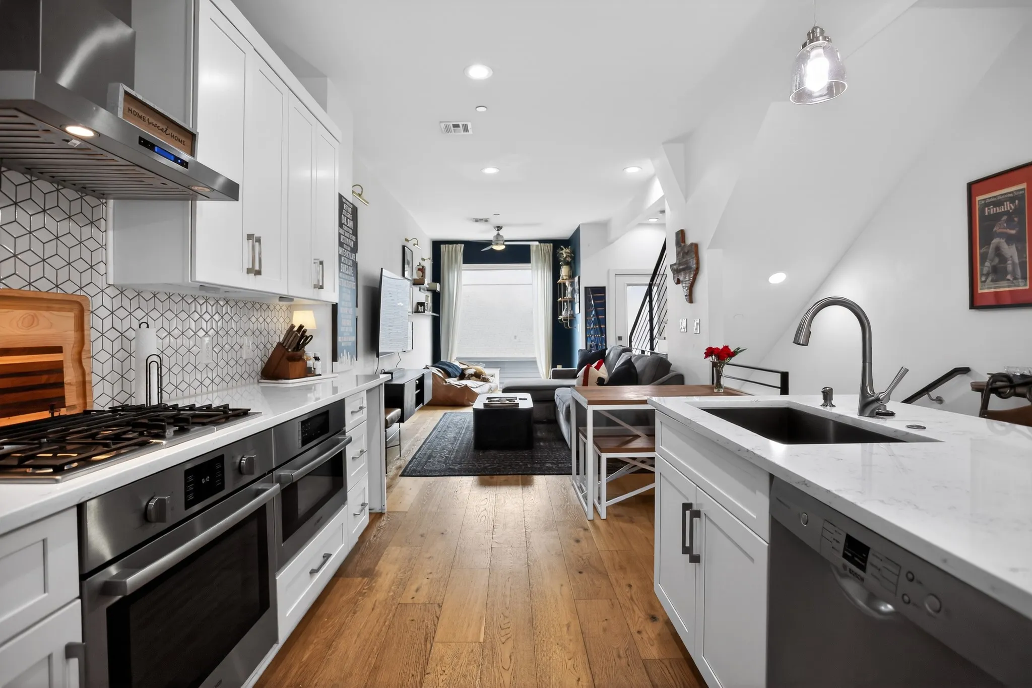 Condominium For Sale in Dallas County , 2222 Moser Avenue 113, Dallas, Texas 75206, 1 Bedroom, 2 Bathroom, 1 Garage spaces, 1,197 Sqft, built in 2018, mls#21317588, Real Estate Agent in Dallas, Homes For Sale in Dallas county, Homes For Sale in Dallas, Realtor in Dallas Texas, Real Estate Brokerage Independent Realty Texas, Luminita Cordes Realtor