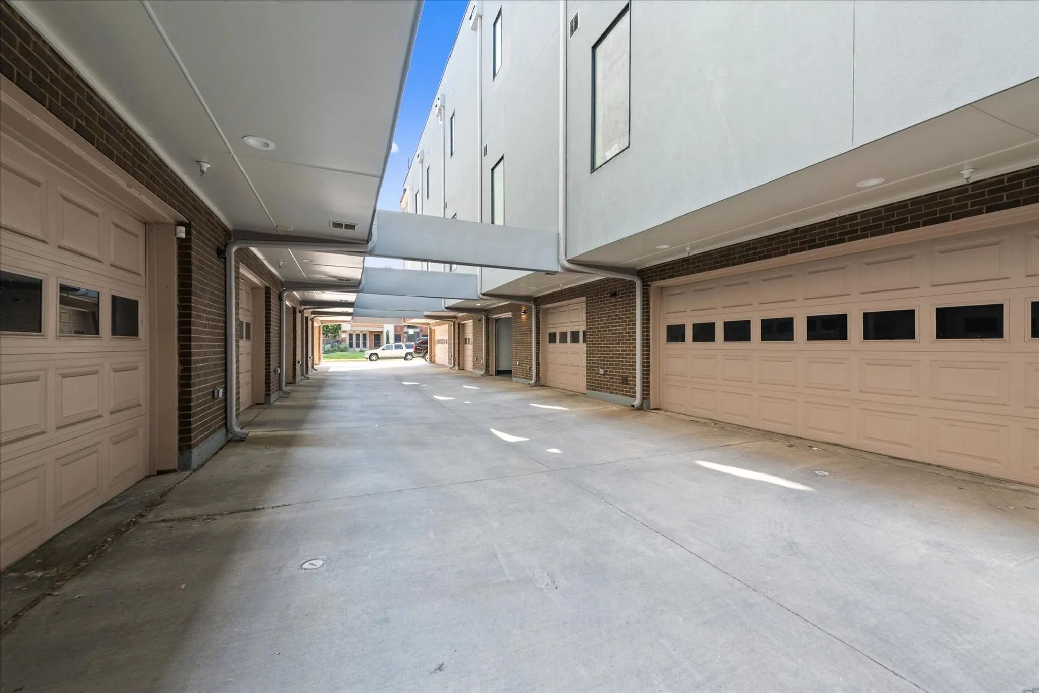 Condominium For Sale in Dallas County , 2222 Moser Avenue 113, Dallas, Texas 75206, 1 Bedroom, 2 Bathroom, 1 Garage spaces, 1,197 Sqft, built in 2018, mls#21317588, Real Estate Agent in Dallas, Homes For Sale in Dallas county, Homes For Sale in Dallas, Realtor in Dallas Texas, Real Estate Brokerage Independent Realty Texas, Luminita Cordes Realtor