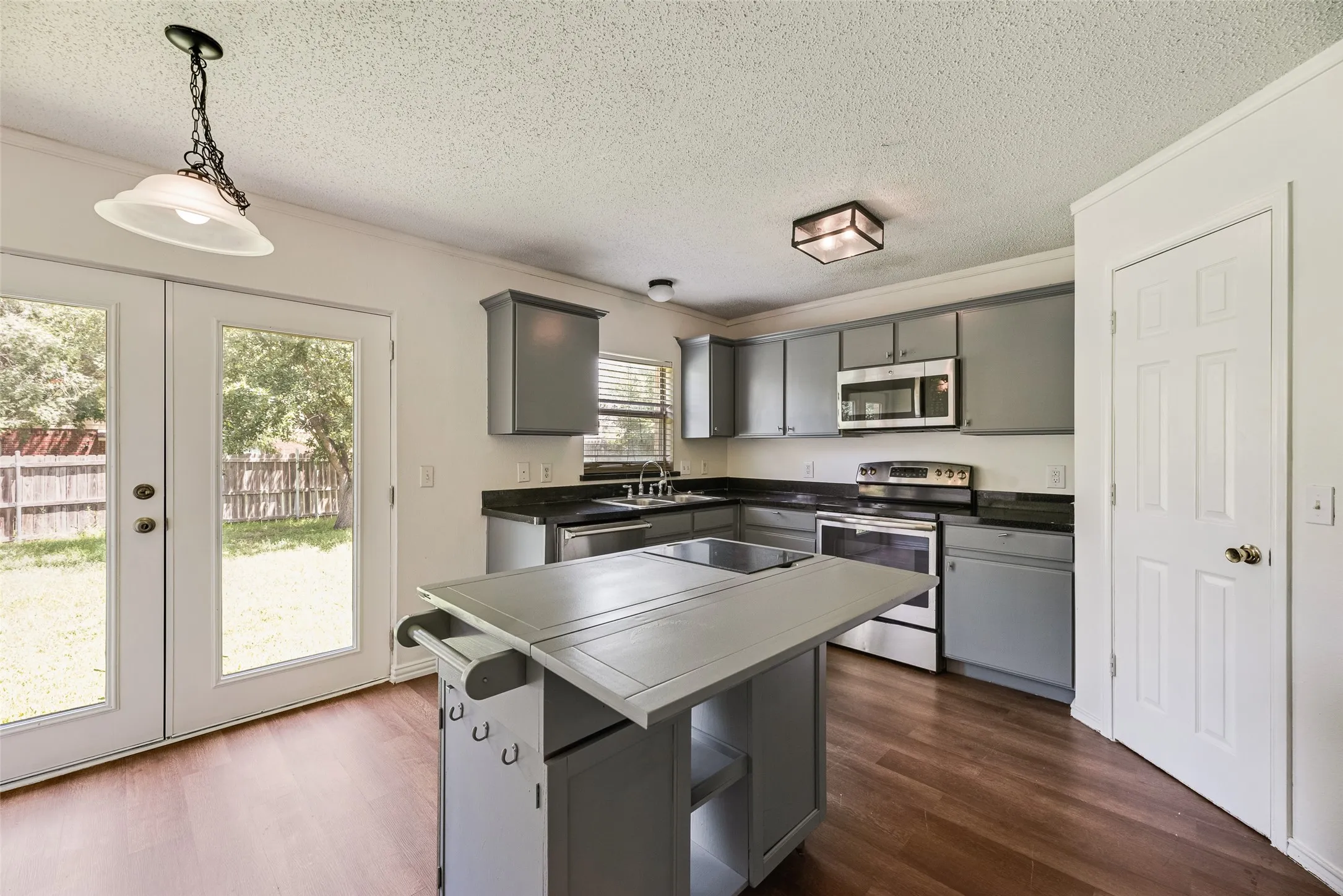 Single Family Residence For Rent in Denton County , 2309 Breanna Way, Little Elm, Texas 75068, 4 Bedroom, 3 Bathroom, 2 Garage spaces, 2,524 Sqft, built in 1999, mls#21318009, Real Estate Agent in Little Elm, Homes For Rent in Denton county, Homes For Rent in Little Elm, Realtor in Little Elm Texas, Real Estate Brokerage Independent Realty Texas, Luminita Cordes Realtor
