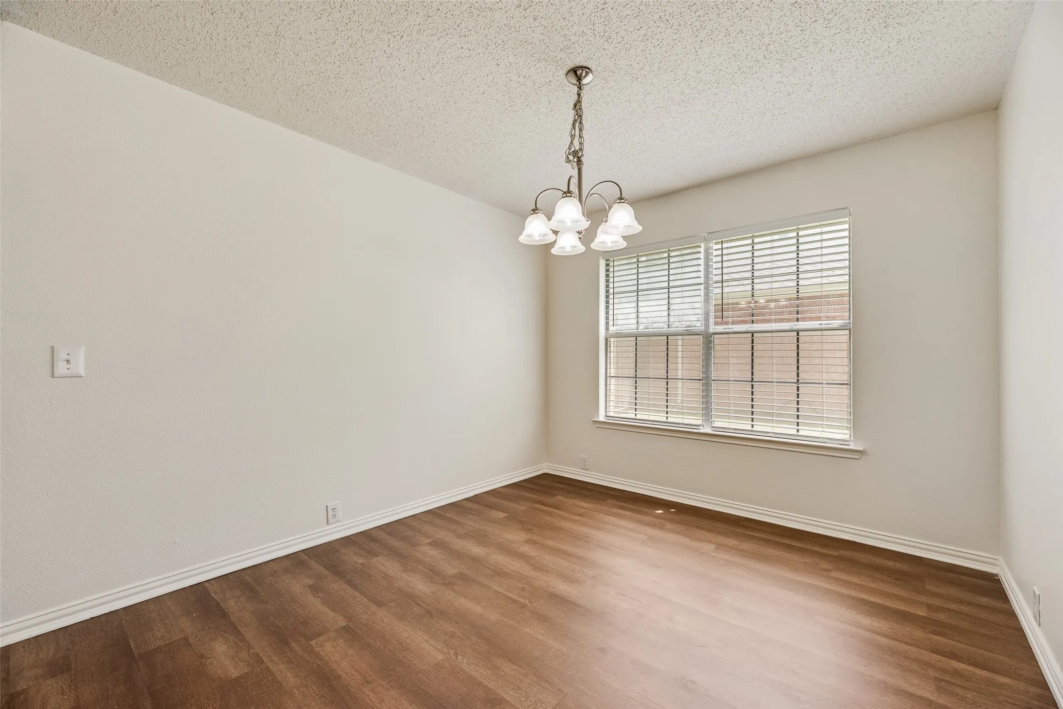 Single Family Residence For Rent in Denton County , 2309 Breanna Way, Little Elm, Texas 75068, 4 Bedroom, 3 Bathroom, 2 Garage spaces, 2,524 Sqft, built in 1999, mls#21318009, Real Estate Agent in Little Elm, Homes For Rent in Denton county, Homes For Rent in Little Elm, Realtor in Little Elm Texas, Real Estate Brokerage Independent Realty Texas, Luminita Cordes Realtor