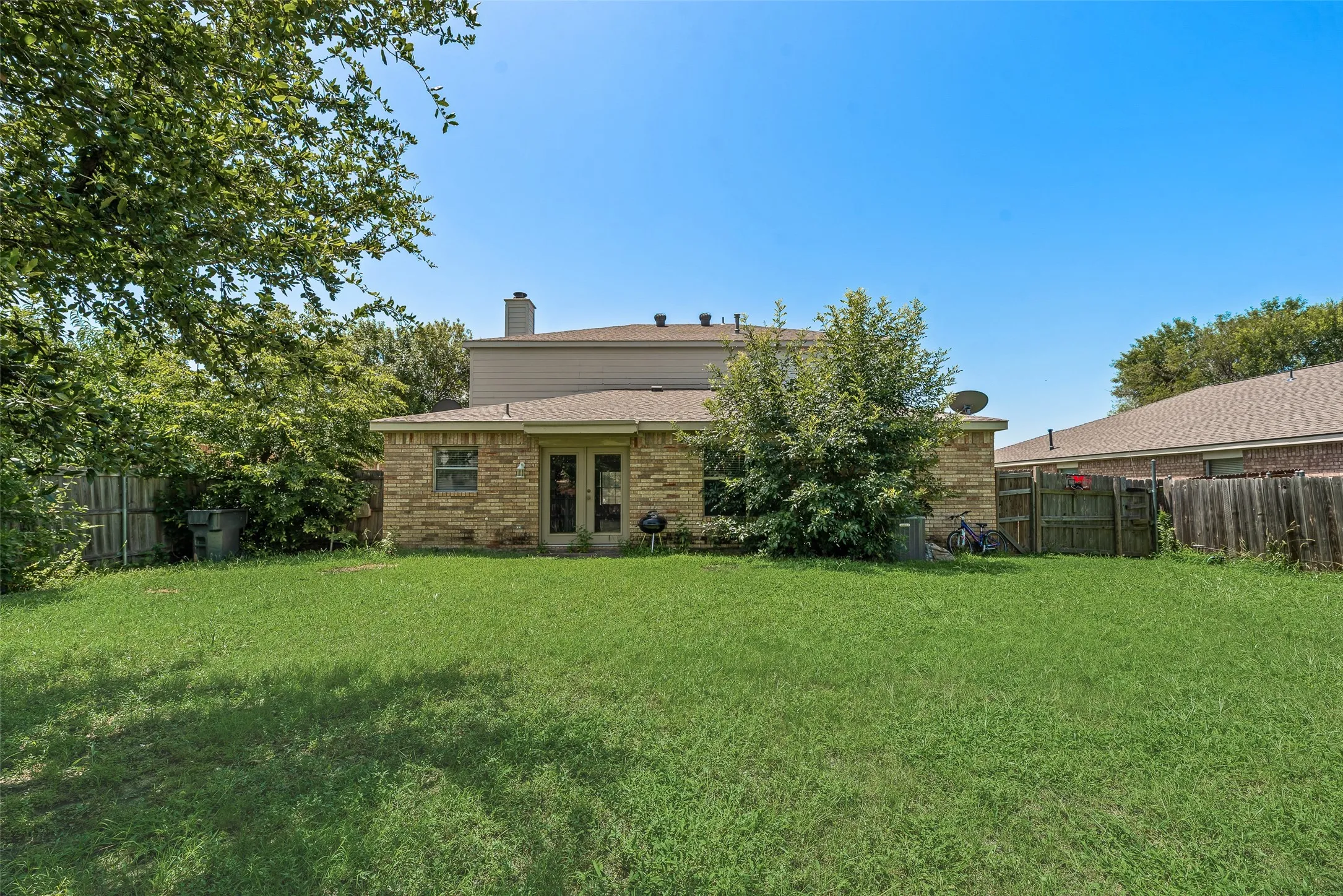 Single Family Residence For Rent in Denton County , 2309 Breanna Way, Little Elm, Texas 75068, 4 Bedroom, 3 Bathroom, 2 Garage spaces, 2,524 Sqft, built in 1999, mls#21318009, Real Estate Agent in Little Elm, Homes For Rent in Denton county, Homes For Rent in Little Elm, Realtor in Little Elm Texas, Real Estate Brokerage Independent Realty Texas, Luminita Cordes Realtor