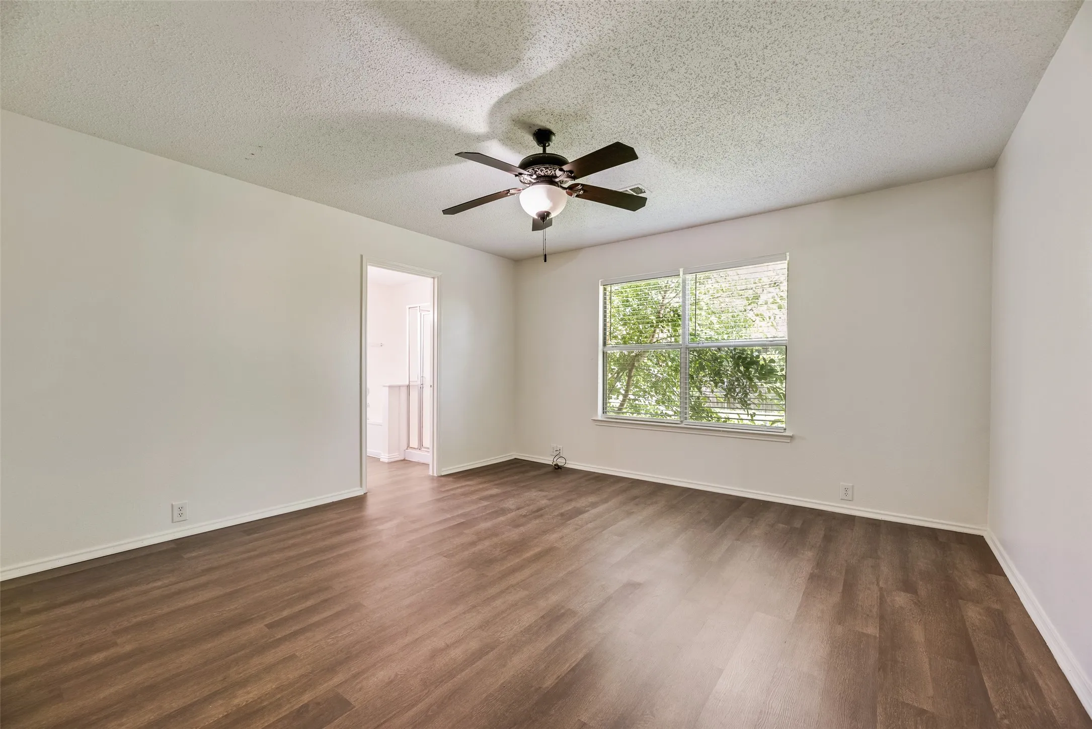 Single Family Residence For Rent in Denton County , 2309 Breanna Way, Little Elm, Texas 75068, 4 Bedroom, 3 Bathroom, 2 Garage spaces, 2,524 Sqft, built in 1999, mls#21318009, Real Estate Agent in Little Elm, Homes For Rent in Denton county, Homes For Rent in Little Elm, Realtor in Little Elm Texas, Real Estate Brokerage Independent Realty Texas, Luminita Cordes Realtor