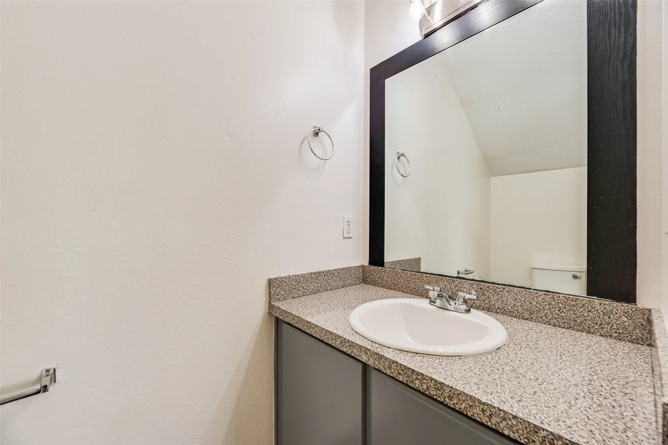 Single Family Residence For Rent in Denton County , 2309 Breanna Way, Little Elm, Texas 75068, 4 Bedroom, 3 Bathroom, 2 Garage spaces, 2,524 Sqft, built in 1999, mls#21318009, Real Estate Agent in Little Elm, Homes For Rent in Denton county, Homes For Rent in Little Elm, Realtor in Little Elm Texas, Real Estate Brokerage Independent Realty Texas, Luminita Cordes Realtor