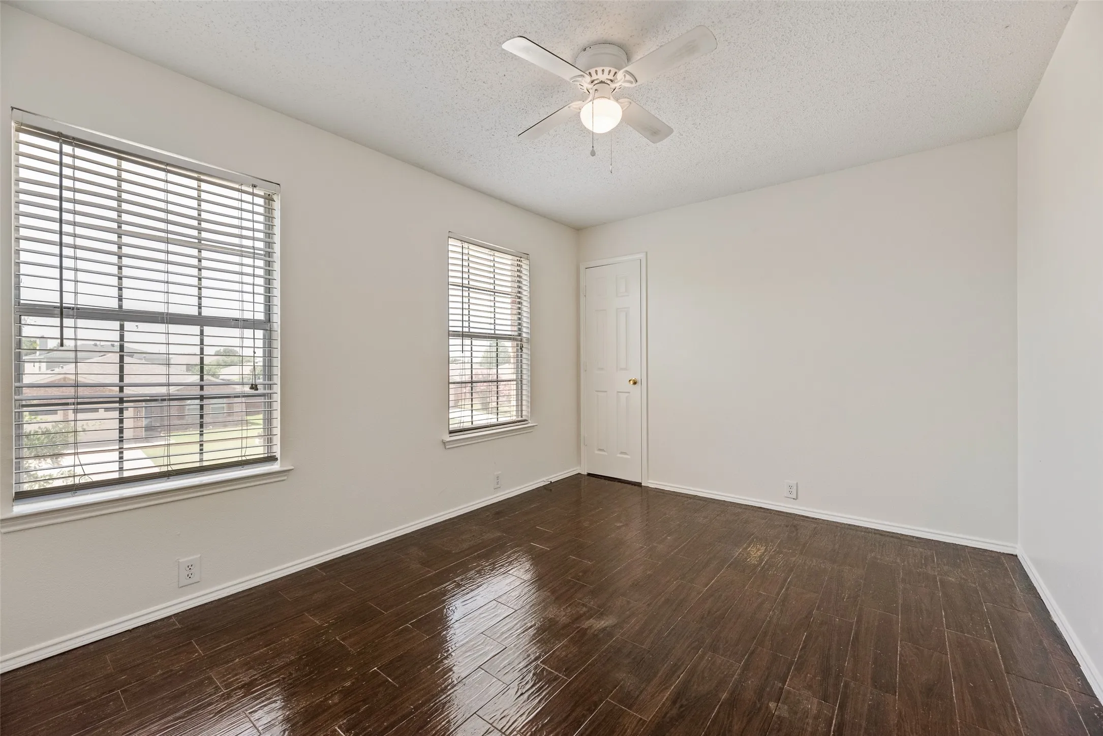 Single Family Residence For Rent in Denton County , 2309 Breanna Way, Little Elm, Texas 75068, 4 Bedroom, 3 Bathroom, 2 Garage spaces, 2,524 Sqft, built in 1999, mls#21318009, Real Estate Agent in Little Elm, Homes For Rent in Denton county, Homes For Rent in Little Elm, Realtor in Little Elm Texas, Real Estate Brokerage Independent Realty Texas, Luminita Cordes Realtor