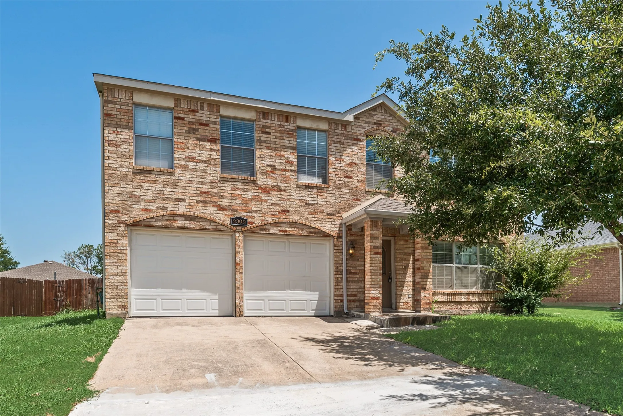 Single Family Residence For Rent in Denton County , 2309 Breanna Way, Little Elm, Texas 75068, 4 Bedroom, 3 Bathroom, 2 Garage spaces, 2,524 Sqft, built in 1999, mls#21318009, Real Estate Agent in Little Elm, Homes For Rent in Denton county, Homes For Rent in Little Elm, Realtor in Little Elm Texas, Real Estate Brokerage Independent Realty Texas, Luminita Cordes Realtor