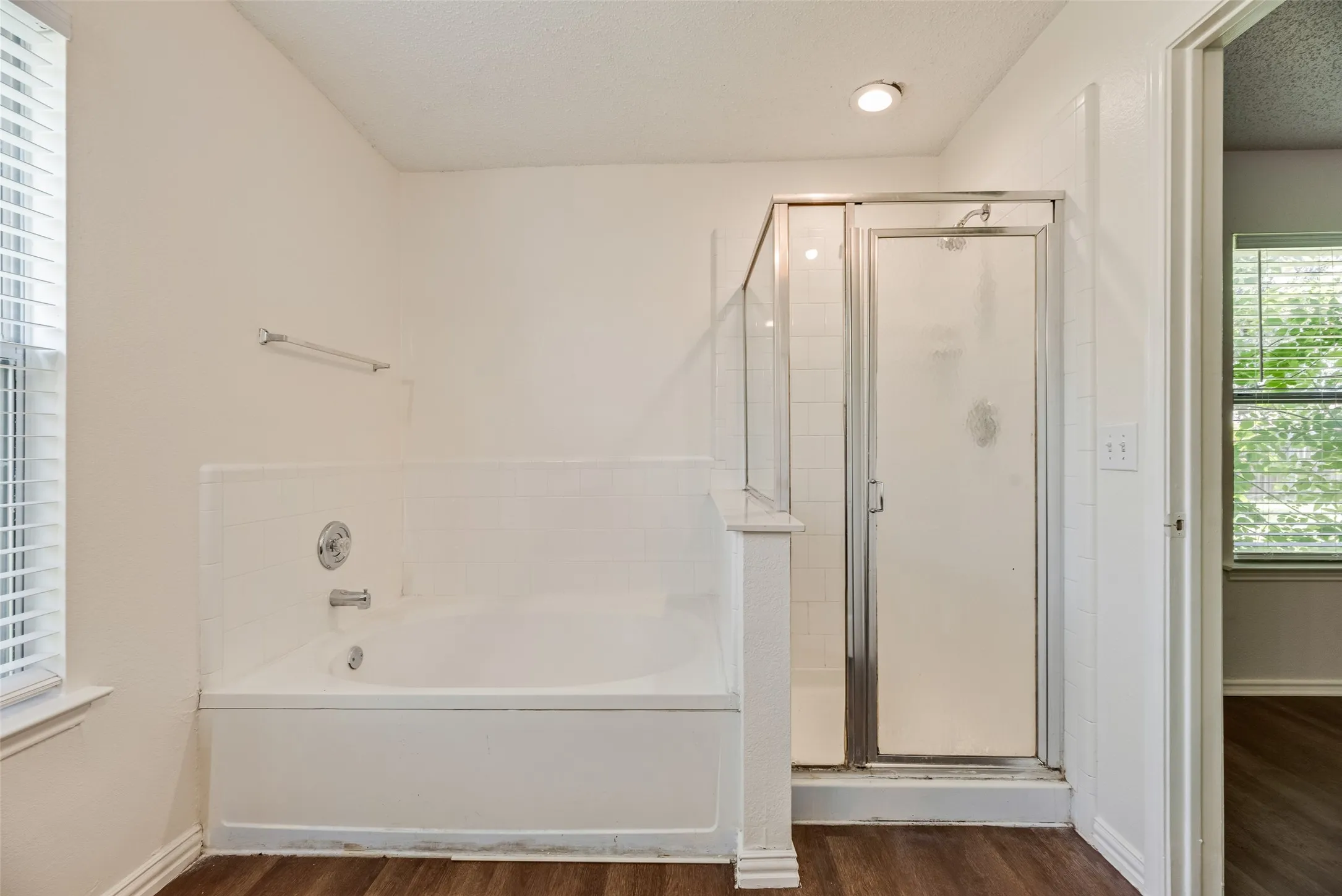 Single Family Residence For Rent in Denton County , 2309 Breanna Way, Little Elm, Texas 75068, 4 Bedroom, 3 Bathroom, 2 Garage spaces, 2,524 Sqft, built in 1999, mls#21318009, Real Estate Agent in Little Elm, Homes For Rent in Denton county, Homes For Rent in Little Elm, Realtor in Little Elm Texas, Real Estate Brokerage Independent Realty Texas, Luminita Cordes Realtor