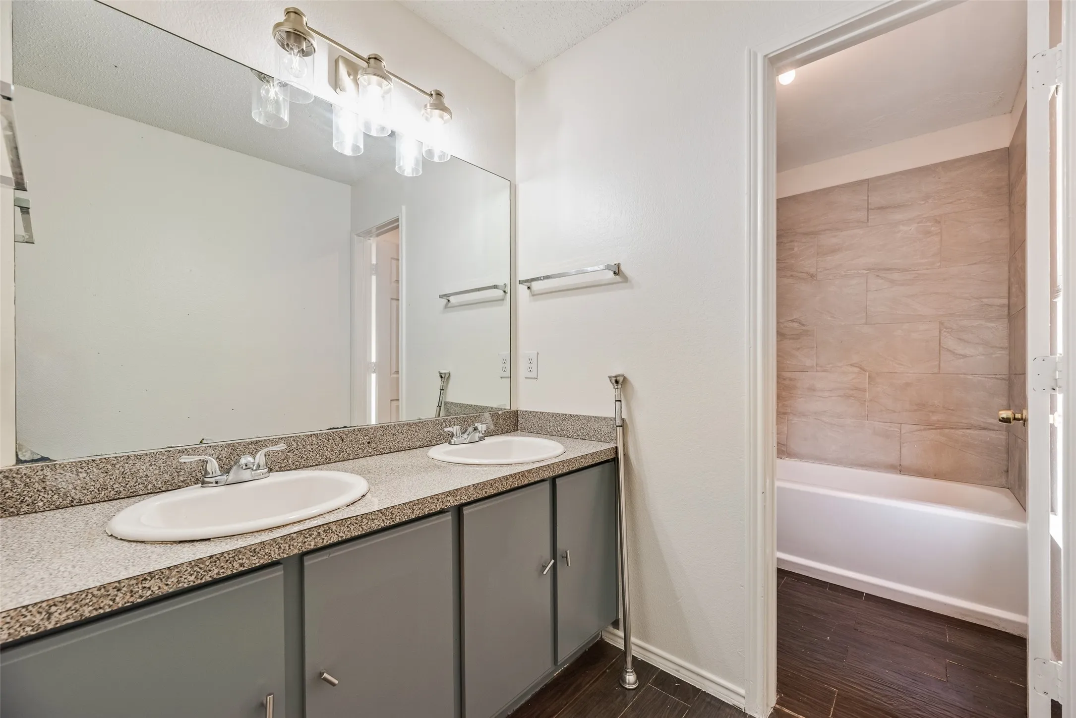 Single Family Residence For Rent in Denton County , 2309 Breanna Way, Little Elm, Texas 75068, 4 Bedroom, 3 Bathroom, 2 Garage spaces, 2,524 Sqft, built in 1999, mls#21318009, Real Estate Agent in Little Elm, Homes For Rent in Denton county, Homes For Rent in Little Elm, Realtor in Little Elm Texas, Real Estate Brokerage Independent Realty Texas, Luminita Cordes Realtor