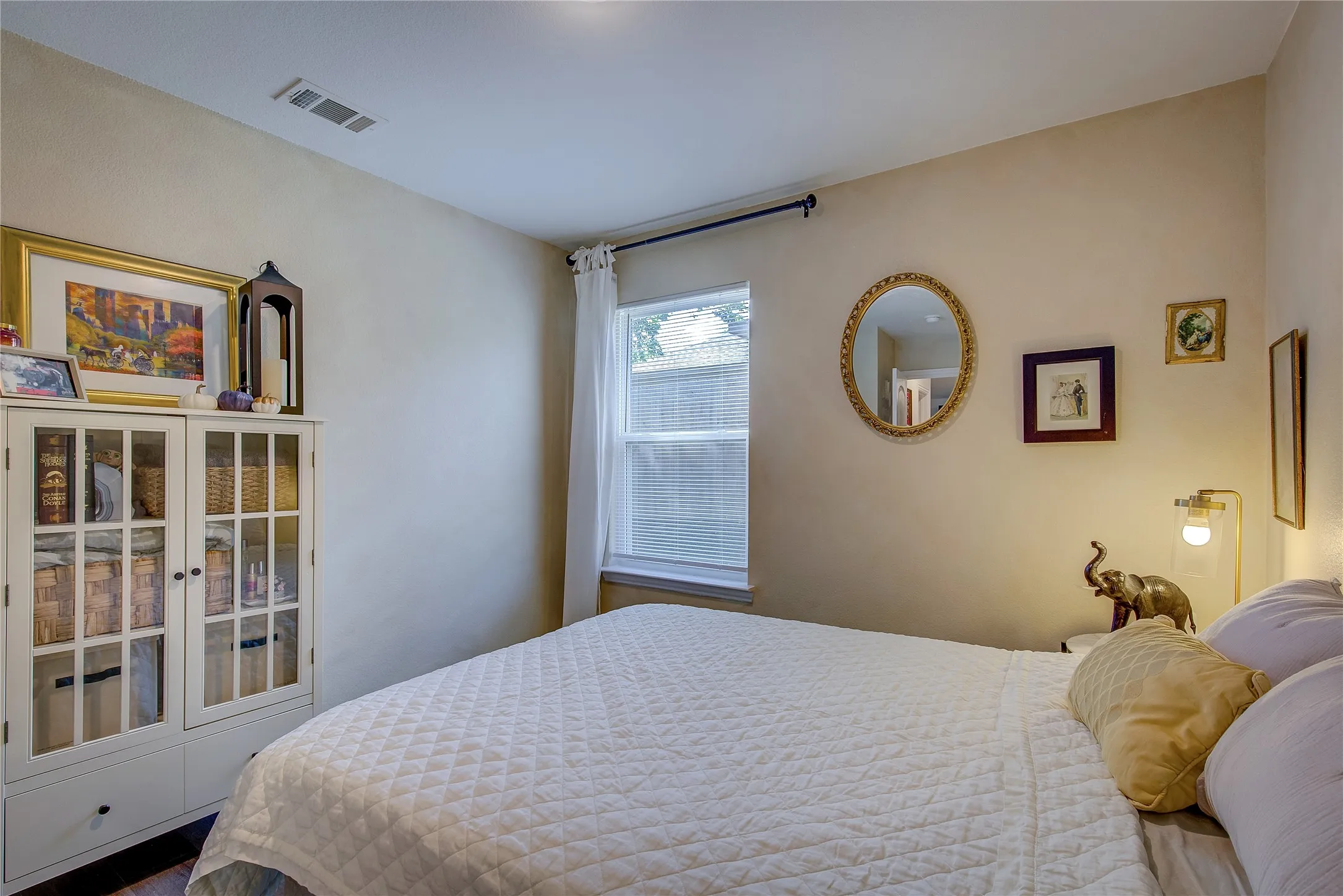 Single Family Residence For Sale in Hunt County , 1411 Hemphill Street, Greenville, Texas 75401, 3 Bedroom, 2 Bathroom, 2 Garage spaces, 1,028 Sqft, built in 2021, mls#21318001, Real Estate Agent in Greenville, Homes For Sale in Hunt county, Homes For Sale in Greenville, Realtor in Greenville Texas, Real Estate Brokerage Independent Realty Texas, Luminita Cordes Realtor
