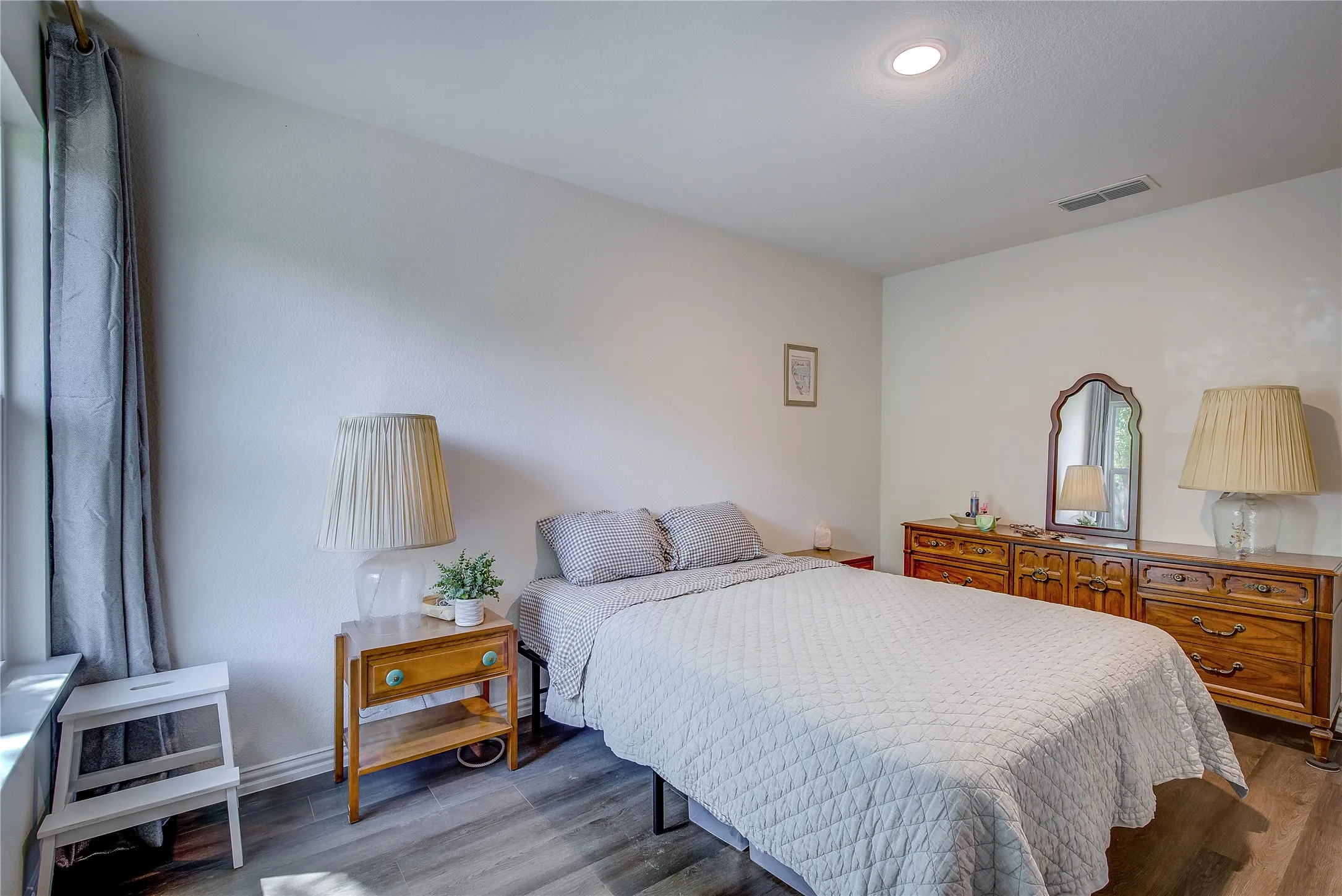 Single Family Residence For Sale in Hunt County , 1411 Hemphill Street, Greenville, Texas 75401, 3 Bedroom, 2 Bathroom, 2 Garage spaces, 1,028 Sqft, built in 2021, mls#21318001, Real Estate Agent in Greenville, Homes For Sale in Hunt county, Homes For Sale in Greenville, Realtor in Greenville Texas, Real Estate Brokerage Independent Realty Texas, Luminita Cordes Realtor