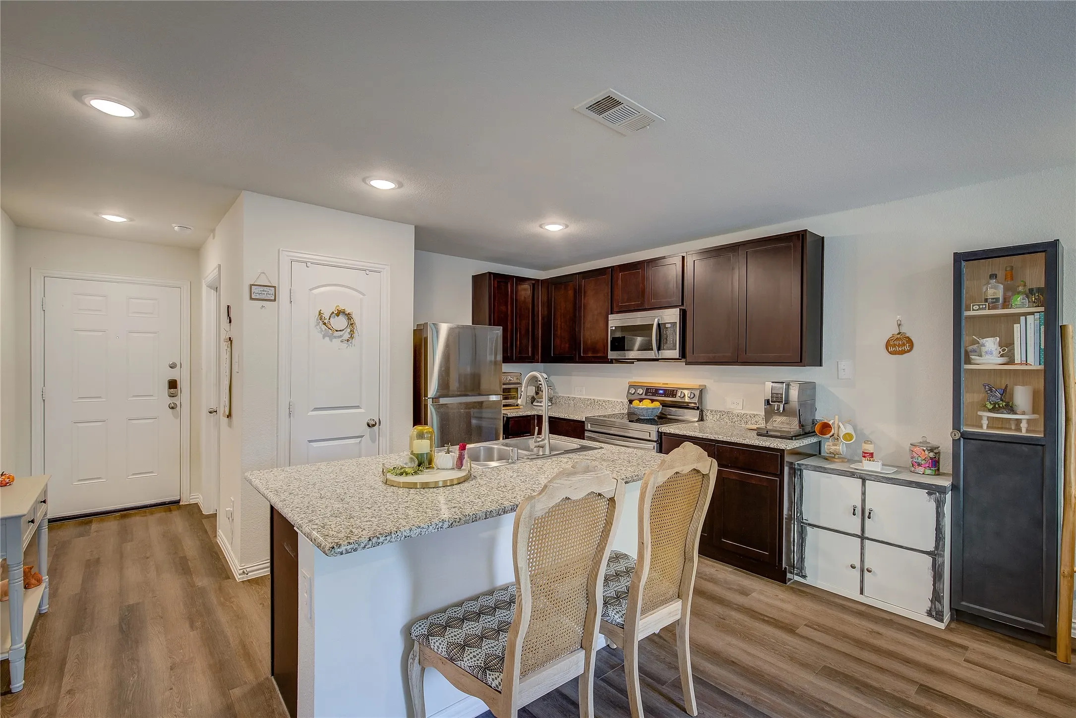 Single Family Residence For Sale in Hunt County , 1411 Hemphill Street, Greenville, Texas 75401, 3 Bedroom, 2 Bathroom, 2 Garage spaces, 1,028 Sqft, built in 2021, mls#21318001, Real Estate Agent in Greenville, Homes For Sale in Hunt county, Homes For Sale in Greenville, Realtor in Greenville Texas, Real Estate Brokerage Independent Realty Texas, Luminita Cordes Realtor