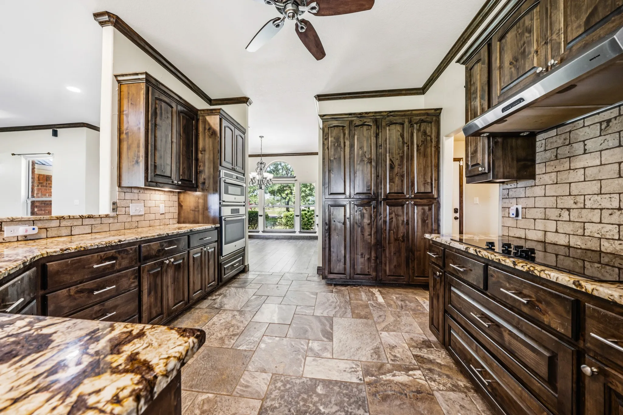 Single Family Residence For Sale in Mc Lennan County , 716 Retoma Park Drive, Robinson, Texas 76706, 4 Bedroom, 2 Bathroom, 2 Garage spaces, 2,231 Sqft, built in 1999, mls#21272649, Real Estate Agent in Robinson, Homes For Sale in Mc Lennan county, Homes For Sale in Robinson, Realtor in Robinson Texas, Real Estate Brokerage Independent Realty Texas, Luminita Cordes Realtor