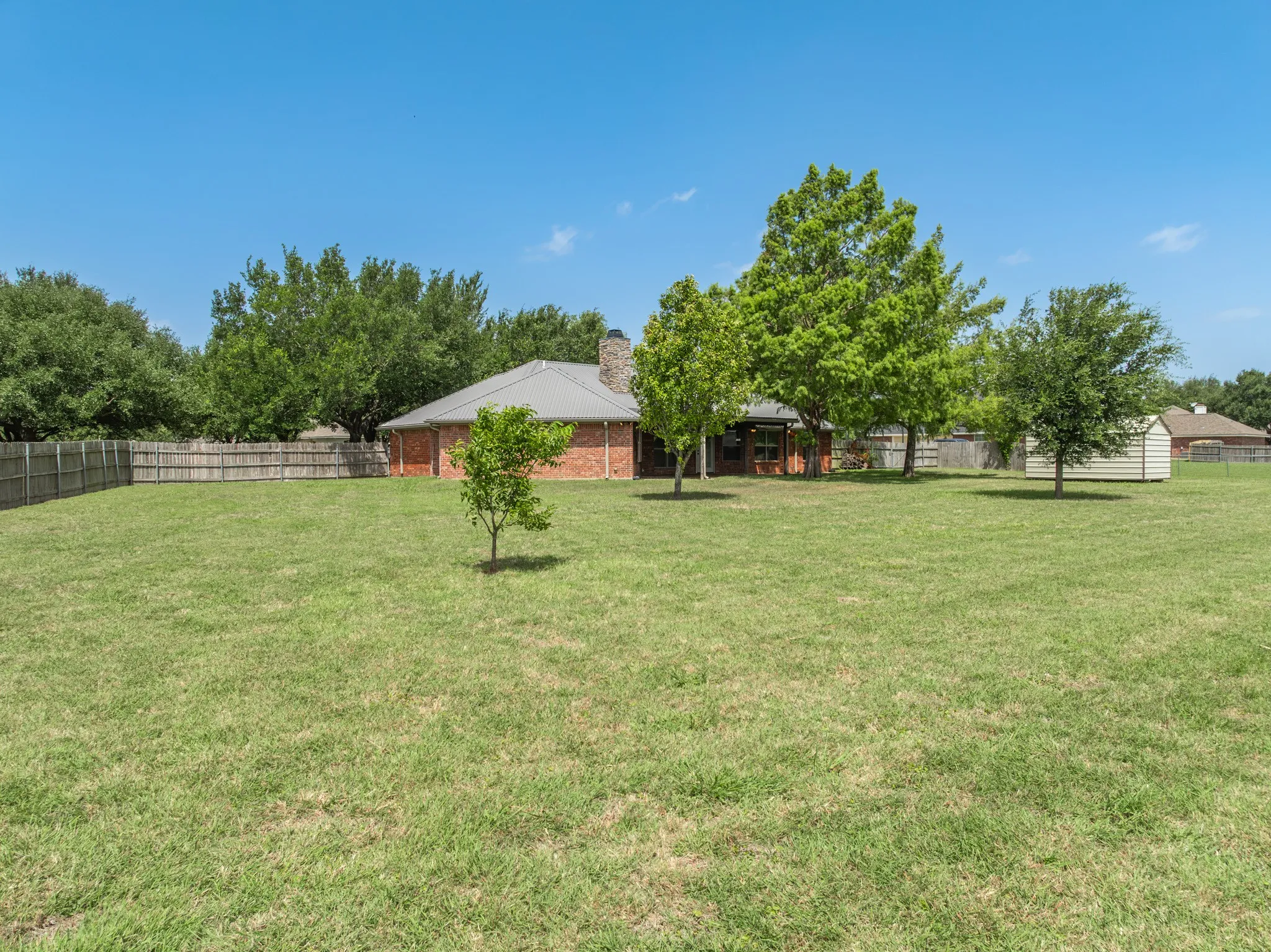 Single Family Residence For Sale in Mc Lennan County , 716 Retoma Park Drive, Robinson, Texas 76706, 4 Bedroom, 2 Bathroom, 2 Garage spaces, 2,231 Sqft, built in 1999, mls#21272649, Real Estate Agent in Robinson, Homes For Sale in Mc Lennan county, Homes For Sale in Robinson, Realtor in Robinson Texas, Real Estate Brokerage Independent Realty Texas, Luminita Cordes Realtor