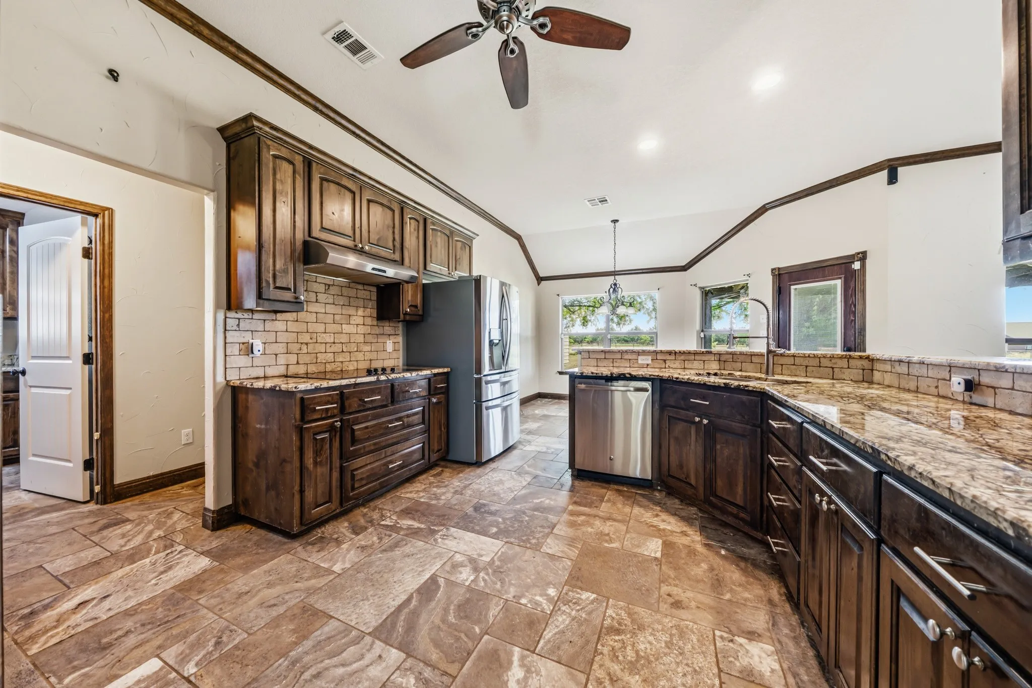 Single Family Residence For Sale in Mc Lennan County , 716 Retoma Park Drive, Robinson, Texas 76706, 4 Bedroom, 2 Bathroom, 2 Garage spaces, 2,231 Sqft, built in 1999, mls#21272649, Real Estate Agent in Robinson, Homes For Sale in Mc Lennan county, Homes For Sale in Robinson, Realtor in Robinson Texas, Real Estate Brokerage Independent Realty Texas, Luminita Cordes Realtor