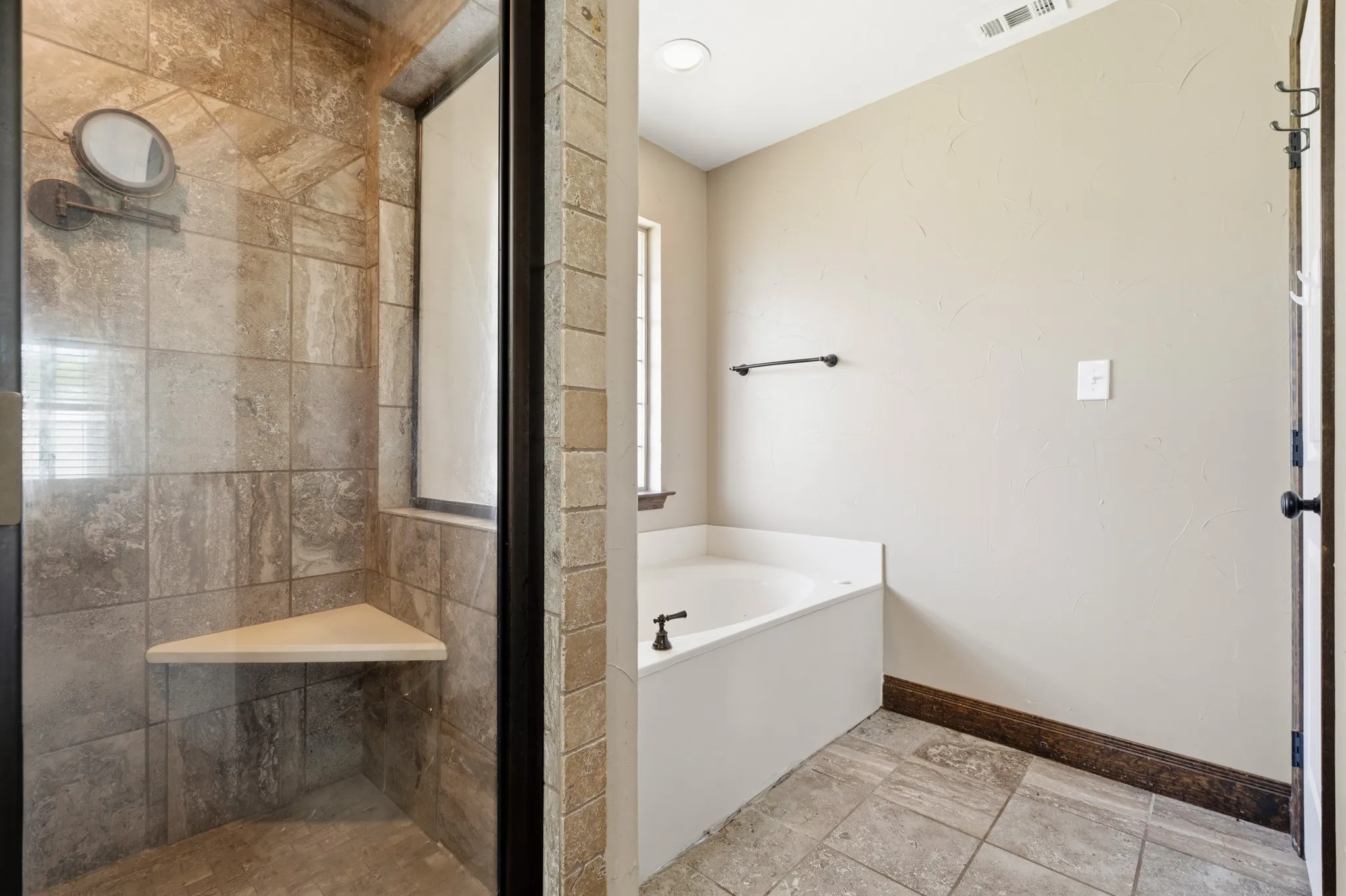 Single Family Residence For Sale in Mc Lennan County , 716 Retoma Park Drive, Robinson, Texas 76706, 4 Bedroom, 2 Bathroom, 2 Garage spaces, 2,231 Sqft, built in 1999, mls#21272649, Real Estate Agent in Robinson, Homes For Sale in Mc Lennan county, Homes For Sale in Robinson, Realtor in Robinson Texas, Real Estate Brokerage Independent Realty Texas, Luminita Cordes Realtor
