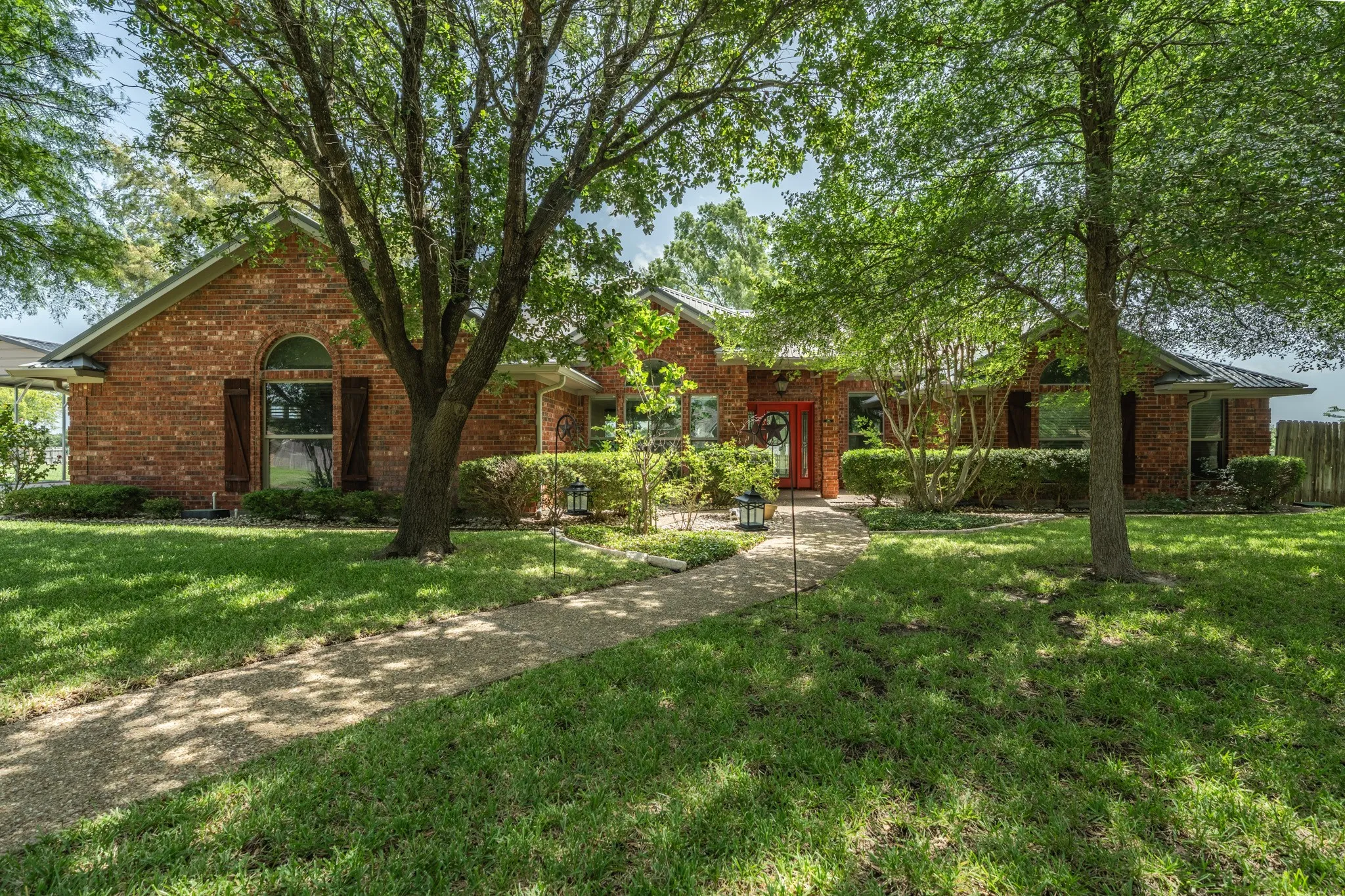 Single Family Residence For Sale in Mc Lennan County , 716 Retoma Park Drive, Robinson, Texas 76706, 4 Bedroom, 2 Bathroom, 2 Garage spaces, 2,231 Sqft, built in 1999, mls#21272649, Real Estate Agent in Robinson, Homes For Sale in Mc Lennan county, Homes For Sale in Robinson, Realtor in Robinson Texas, Real Estate Brokerage Independent Realty Texas, Luminita Cordes Realtor