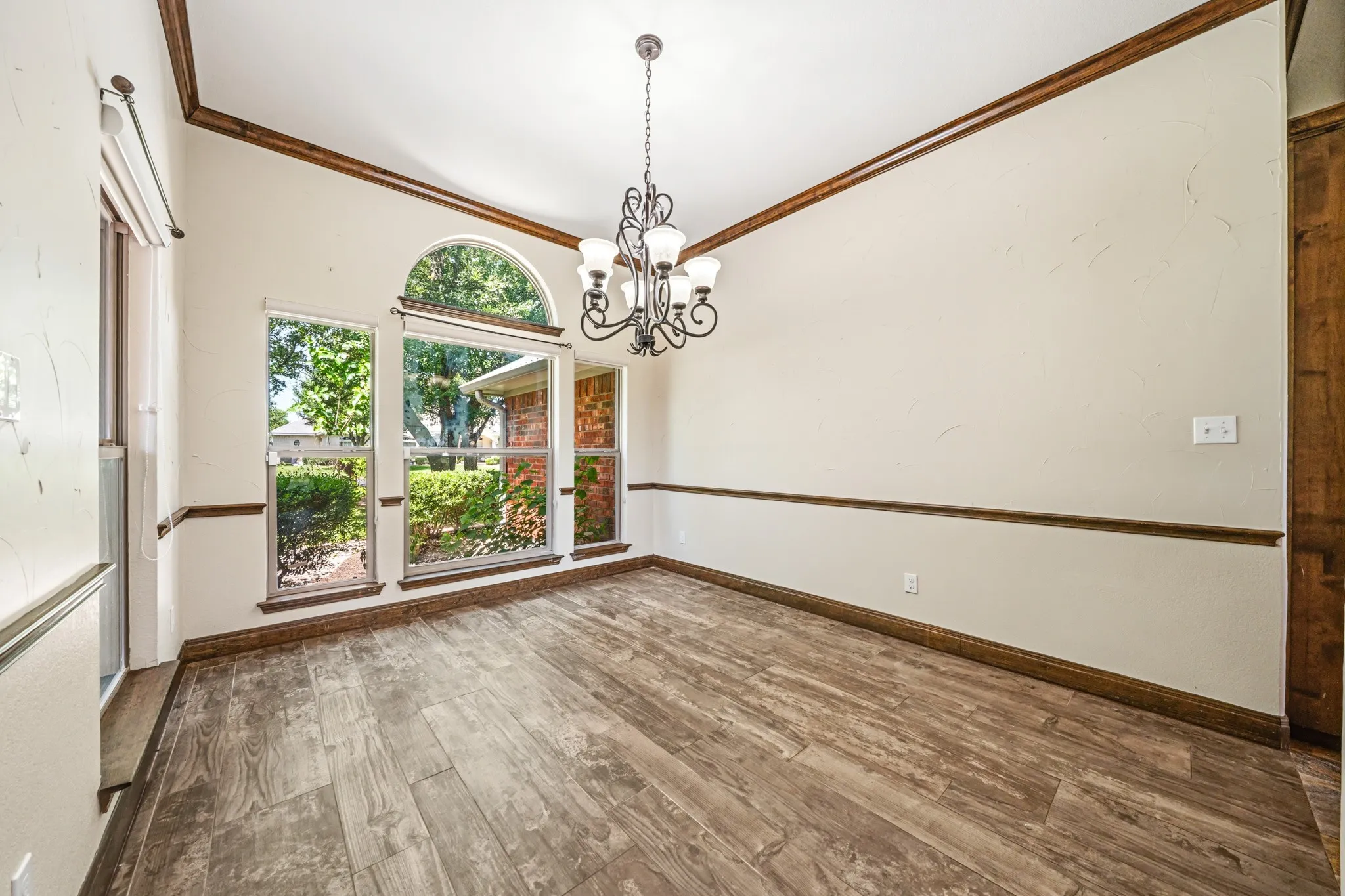 Single Family Residence For Sale in Mc Lennan County , 716 Retoma Park Drive, Robinson, Texas 76706, 4 Bedroom, 2 Bathroom, 2 Garage spaces, 2,231 Sqft, built in 1999, mls#21272649, Real Estate Agent in Robinson, Homes For Sale in Mc Lennan county, Homes For Sale in Robinson, Realtor in Robinson Texas, Real Estate Brokerage Independent Realty Texas, Luminita Cordes Realtor