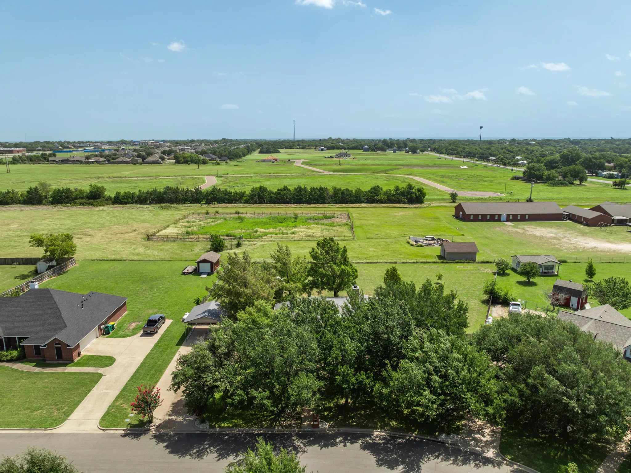 Single Family Residence For Sale in Mc Lennan County , 716 Retoma Park Drive, Robinson, Texas 76706, 4 Bedroom, 2 Bathroom, 2 Garage spaces, 2,231 Sqft, built in 1999, mls#21272649, Real Estate Agent in Robinson, Homes For Sale in Mc Lennan county, Homes For Sale in Robinson, Realtor in Robinson Texas, Real Estate Brokerage Independent Realty Texas, Luminita Cordes Realtor