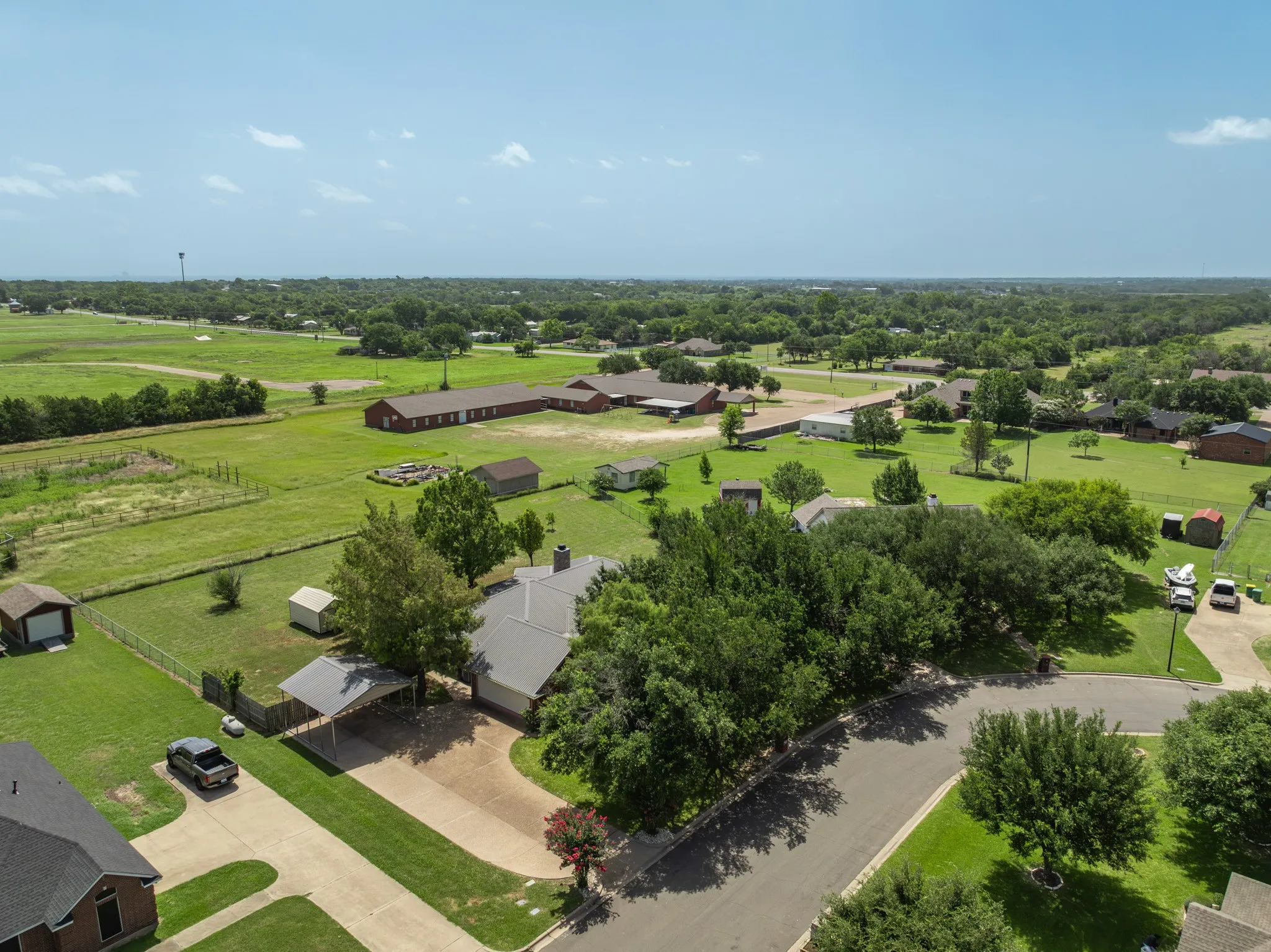 Single Family Residence For Sale in Mc Lennan County , 716 Retoma Park Drive, Robinson, Texas 76706, 4 Bedroom, 2 Bathroom, 2 Garage spaces, 2,231 Sqft, built in 1999, mls#21272649, Real Estate Agent in Robinson, Homes For Sale in Mc Lennan county, Homes For Sale in Robinson, Realtor in Robinson Texas, Real Estate Brokerage Independent Realty Texas, Luminita Cordes Realtor