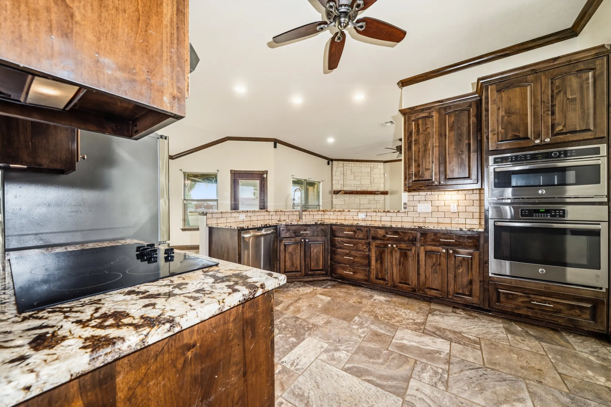 Single Family Residence For Sale in Mc Lennan County , 716 Retoma Park Drive, Robinson, Texas 76706, 4 Bedroom, 2 Bathroom, 2 Garage spaces, 2,231 Sqft, built in 1999, mls#21272649, Real Estate Agent in Robinson, Homes For Sale in Mc Lennan county, Homes For Sale in Robinson, Realtor in Robinson Texas, Real Estate Brokerage Independent Realty Texas, Luminita Cordes Realtor