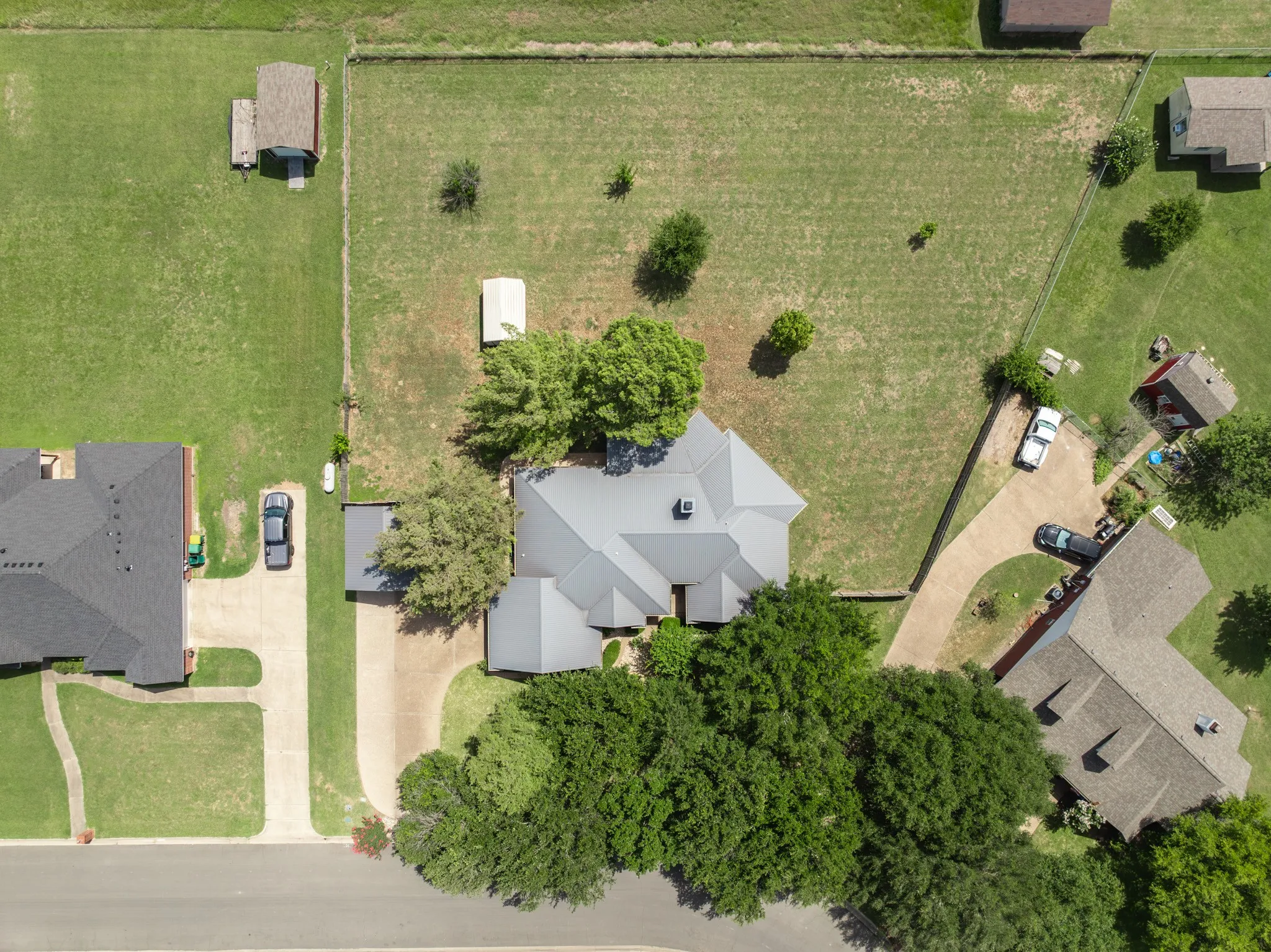 Single Family Residence For Sale in Mc Lennan County , 716 Retoma Park Drive, Robinson, Texas 76706, 4 Bedroom, 2 Bathroom, 2 Garage spaces, 2,231 Sqft, built in 1999, mls#21272649, Real Estate Agent in Robinson, Homes For Sale in Mc Lennan county, Homes For Sale in Robinson, Realtor in Robinson Texas, Real Estate Brokerage Independent Realty Texas, Luminita Cordes Realtor