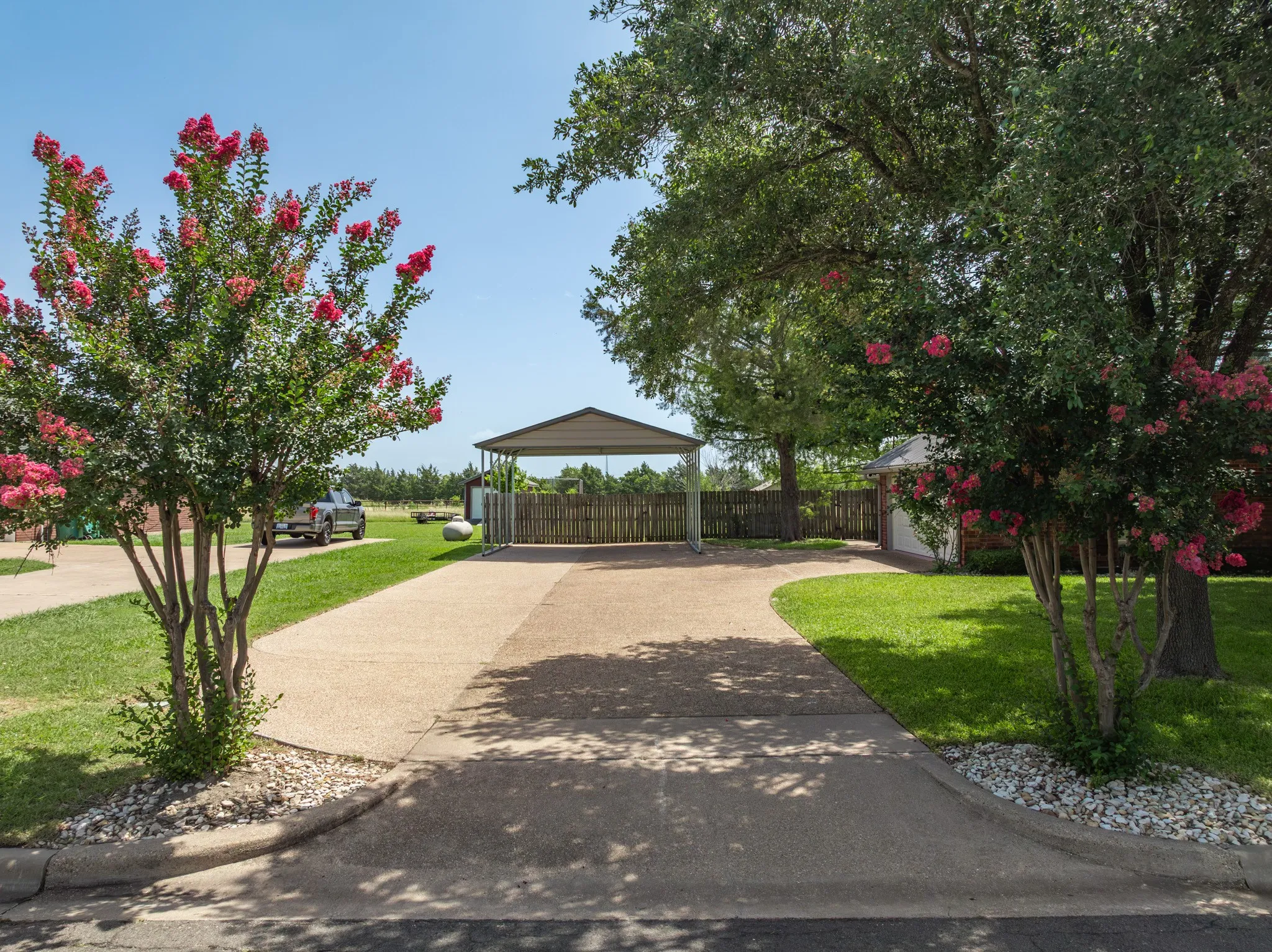Single Family Residence For Sale in Mc Lennan County , 716 Retoma Park Drive, Robinson, Texas 76706, 4 Bedroom, 2 Bathroom, 2 Garage spaces, 2,231 Sqft, built in 1999, mls#21272649, Real Estate Agent in Robinson, Homes For Sale in Mc Lennan county, Homes For Sale in Robinson, Realtor in Robinson Texas, Real Estate Brokerage Independent Realty Texas, Luminita Cordes Realtor