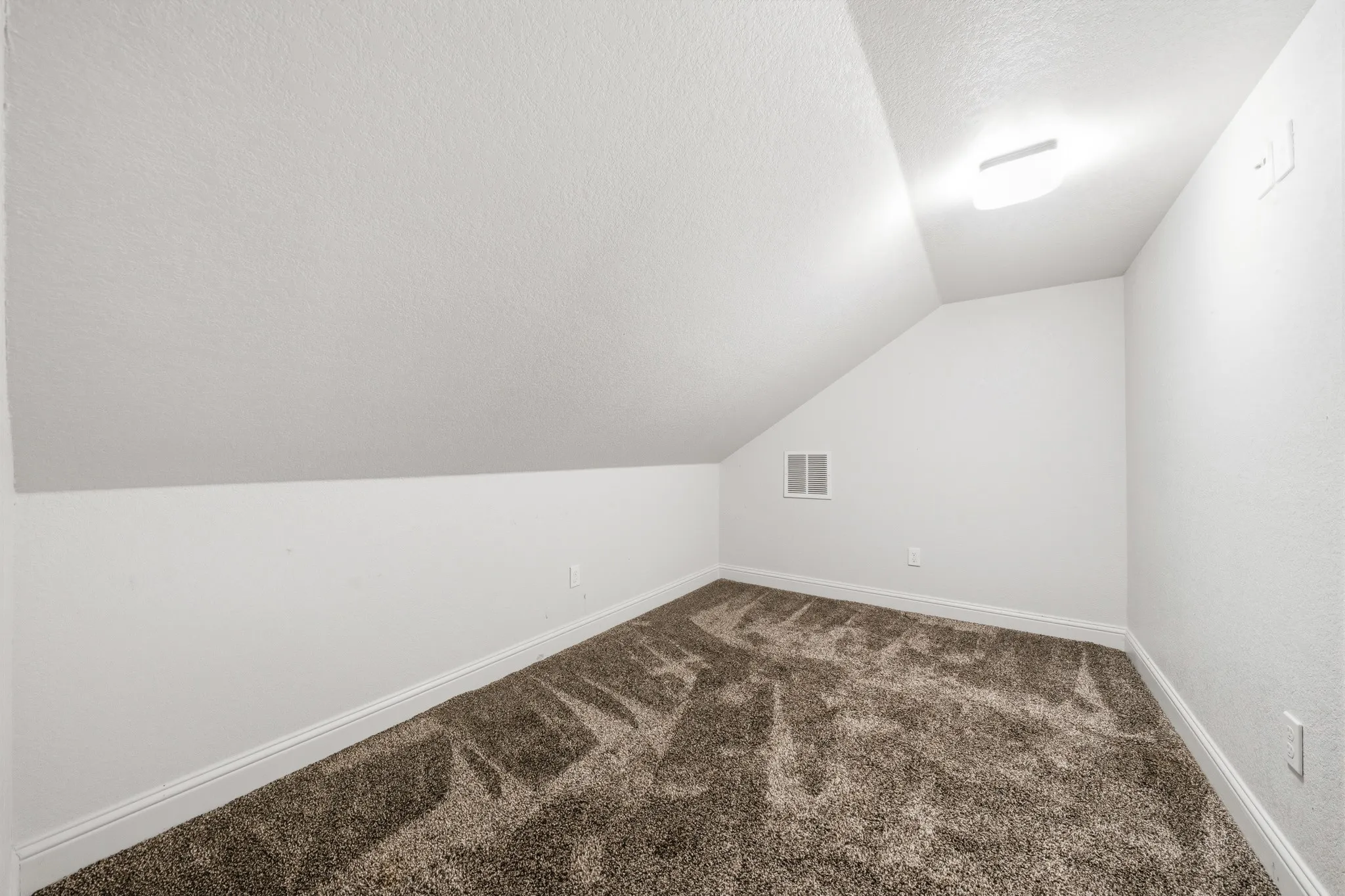 Single Family Residence For Sale in Mc Lennan County , 716 Retoma Park Drive, Robinson, Texas 76706, 4 Bedroom, 2 Bathroom, 2 Garage spaces, 2,231 Sqft, built in 1999, mls#21272649, Real Estate Agent in Robinson, Homes For Sale in Mc Lennan county, Homes For Sale in Robinson, Realtor in Robinson Texas, Real Estate Brokerage Independent Realty Texas, Luminita Cordes Realtor