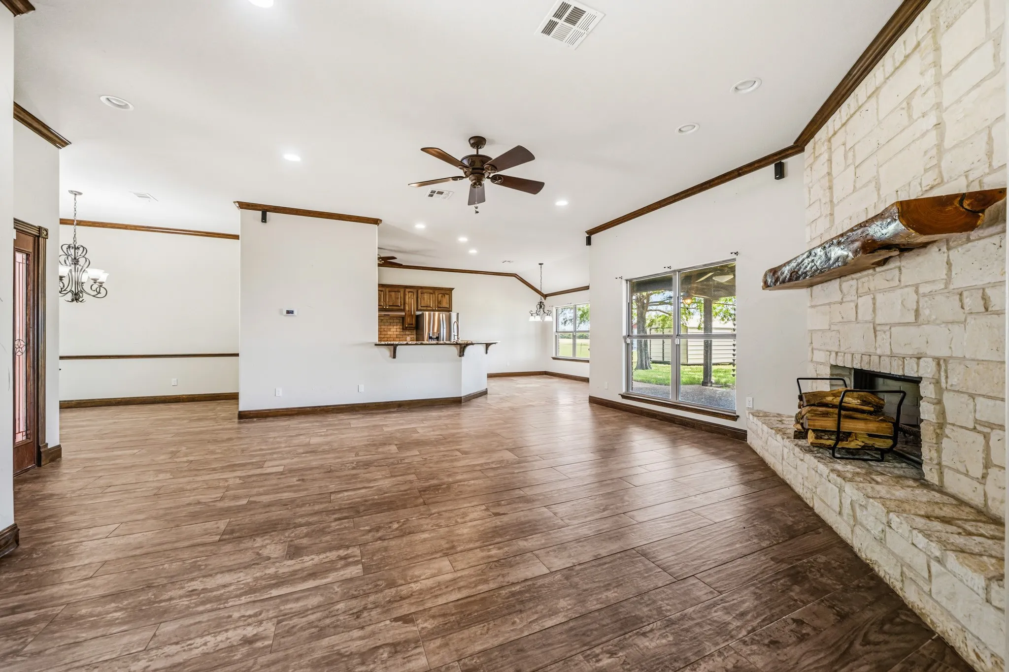 Single Family Residence For Sale in Mc Lennan County , 716 Retoma Park Drive, Robinson, Texas 76706, 4 Bedroom, 2 Bathroom, 2 Garage spaces, 2,231 Sqft, built in 1999, mls#21272649, Real Estate Agent in Robinson, Homes For Sale in Mc Lennan county, Homes For Sale in Robinson, Realtor in Robinson Texas, Real Estate Brokerage Independent Realty Texas, Luminita Cordes Realtor
