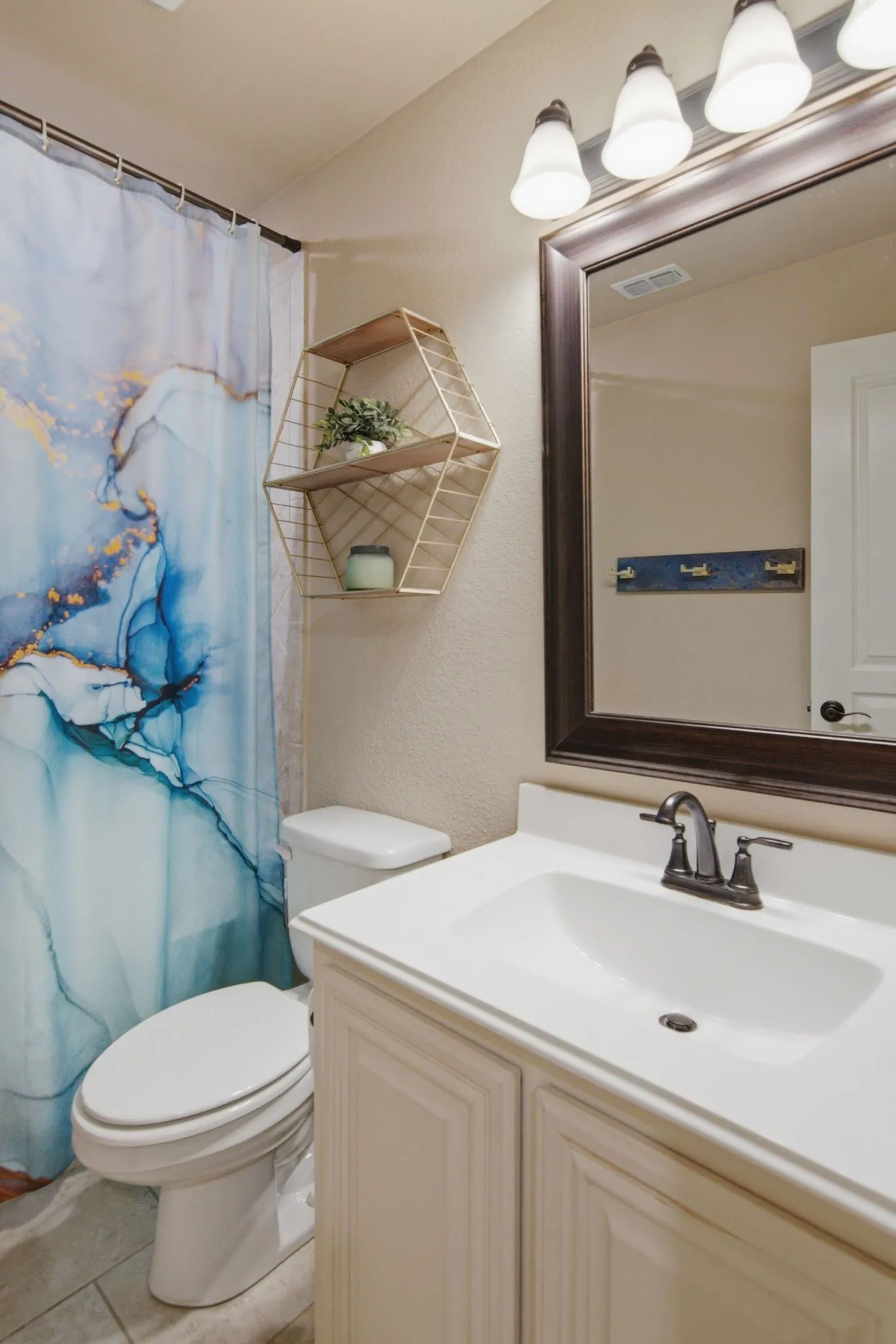 Single Family Residence For Sale in Denton County , 212 Spruce Valley Drive, Justin, Texas 76247, 4 Bedroom, 3 Bathroom, 2 Garage spaces, 2,334 Sqft, built in 2018, mls#21315281, Real Estate Agent in Justin, Homes For Sale in Denton county, Homes For Sale in Justin, Realtor in Justin Texas, Real Estate Brokerage Independent Realty Texas, Luminita Cordes Realtor