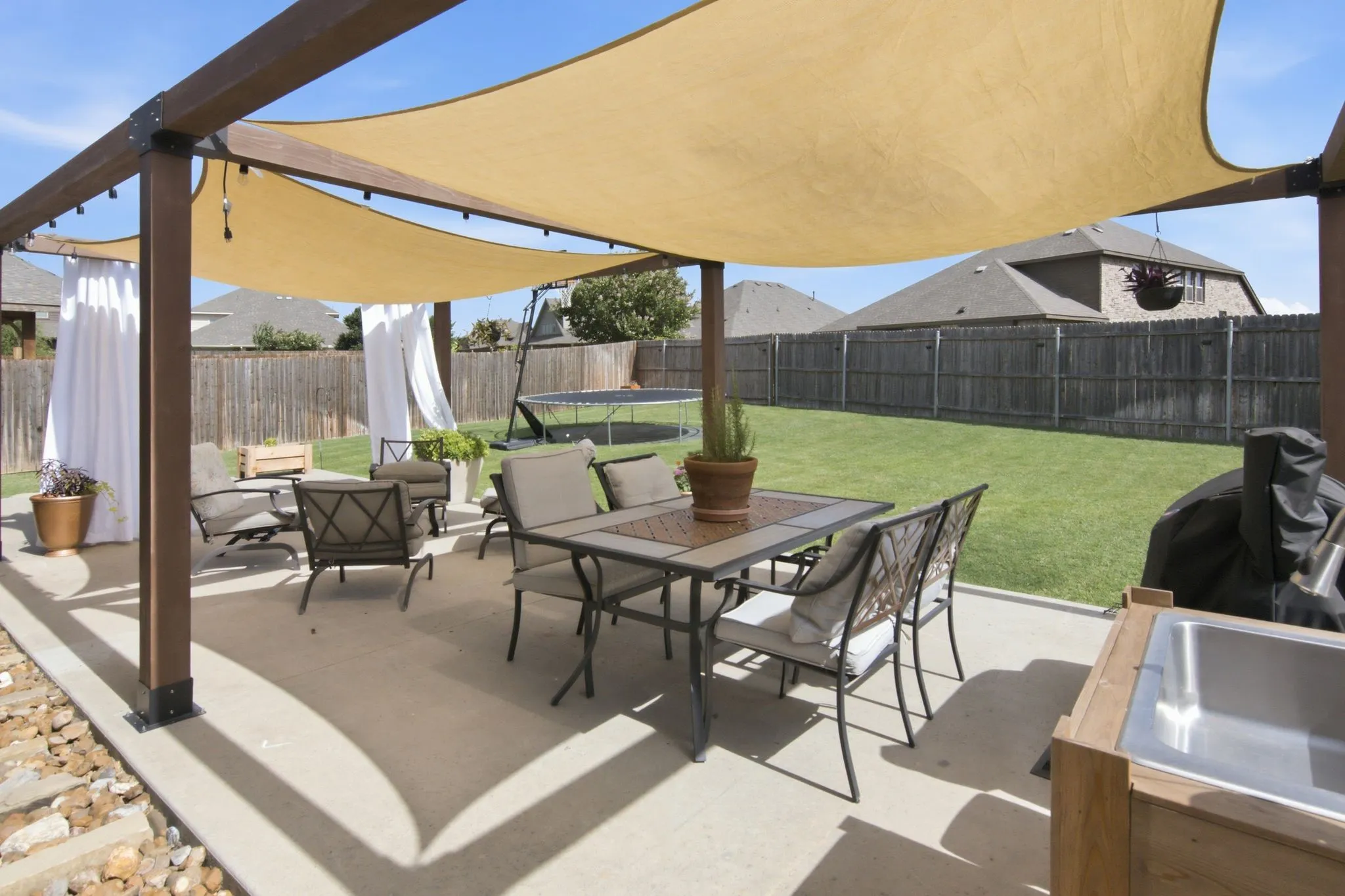 Single Family Residence For Sale in Denton County , 212 Spruce Valley Drive, Justin, Texas 76247, 4 Bedroom, 3 Bathroom, 2 Garage spaces, 2,334 Sqft, built in 2018, mls#21315281, Real Estate Agent in Justin, Homes For Sale in Denton county, Homes For Sale in Justin, Realtor in Justin Texas, Real Estate Brokerage Independent Realty Texas, Luminita Cordes Realtor