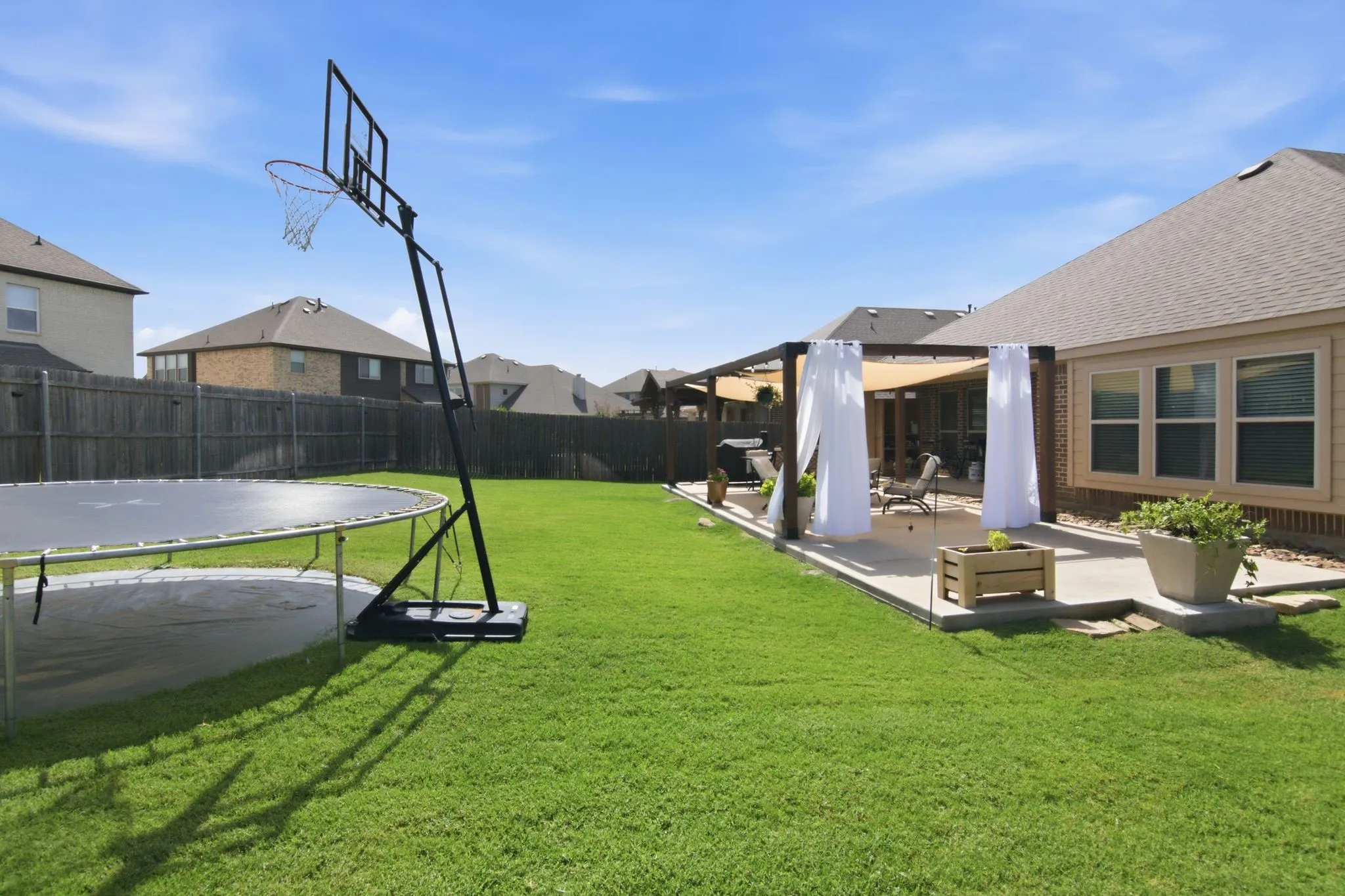 Single Family Residence For Sale in Denton County , 212 Spruce Valley Drive, Justin, Texas 76247, 4 Bedroom, 3 Bathroom, 2 Garage spaces, 2,334 Sqft, built in 2018, mls#21315281, Real Estate Agent in Justin, Homes For Sale in Denton county, Homes For Sale in Justin, Realtor in Justin Texas, Real Estate Brokerage Independent Realty Texas, Luminita Cordes Realtor