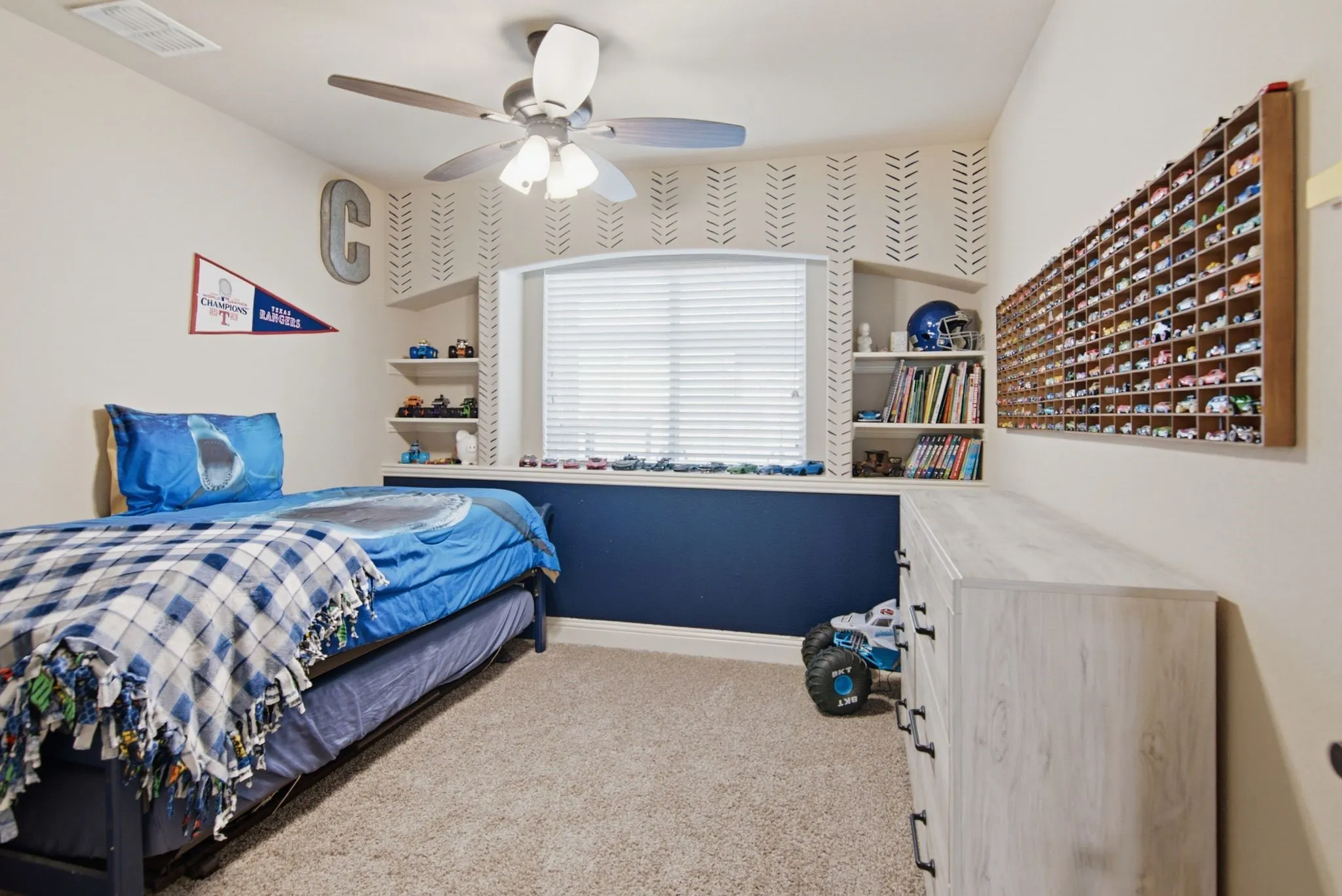 Single Family Residence For Sale in Denton County , 212 Spruce Valley Drive, Justin, Texas 76247, 4 Bedroom, 3 Bathroom, 2 Garage spaces, 2,334 Sqft, built in 2018, mls#21315281, Real Estate Agent in Justin, Homes For Sale in Denton county, Homes For Sale in Justin, Realtor in Justin Texas, Real Estate Brokerage Independent Realty Texas, Luminita Cordes Realtor