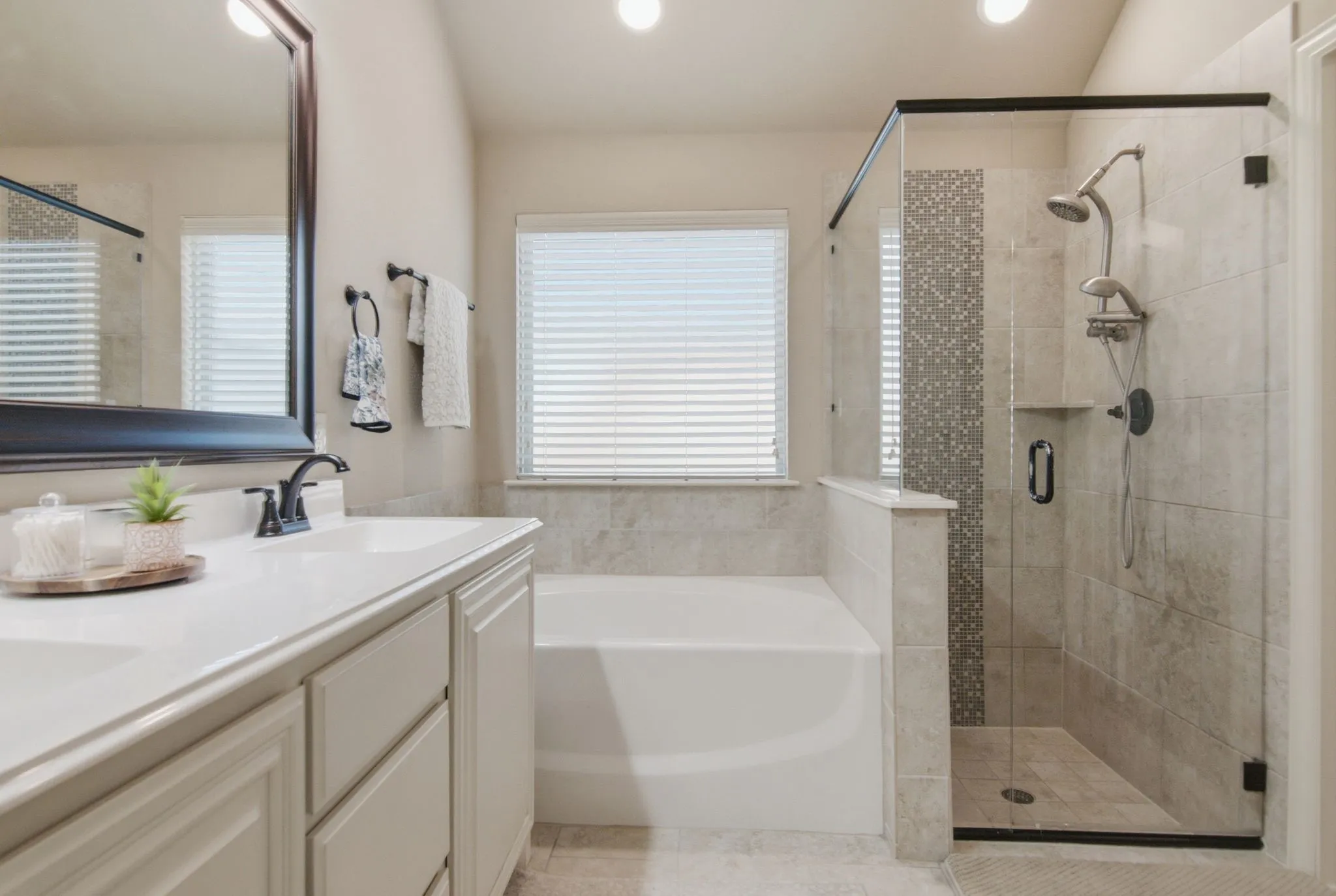 Single Family Residence For Sale in Denton County , 212 Spruce Valley Drive, Justin, Texas 76247, 4 Bedroom, 3 Bathroom, 2 Garage spaces, 2,334 Sqft, built in 2018, mls#21315281, Real Estate Agent in Justin, Homes For Sale in Denton county, Homes For Sale in Justin, Realtor in Justin Texas, Real Estate Brokerage Independent Realty Texas, Luminita Cordes Realtor