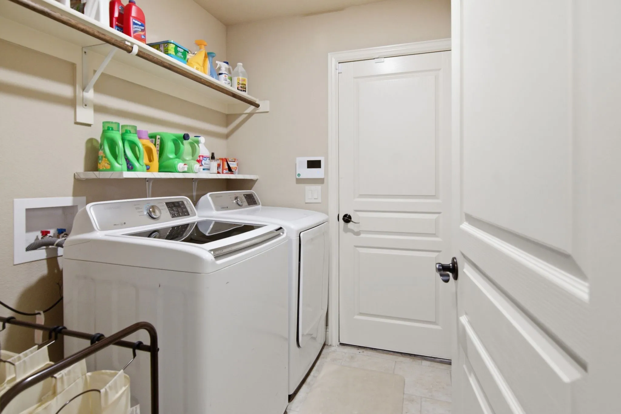 Single Family Residence For Sale in Denton County , 212 Spruce Valley Drive, Justin, Texas 76247, 4 Bedroom, 3 Bathroom, 2 Garage spaces, 2,334 Sqft, built in 2018, mls#21315281, Real Estate Agent in Justin, Homes For Sale in Denton county, Homes For Sale in Justin, Realtor in Justin Texas, Real Estate Brokerage Independent Realty Texas, Luminita Cordes Realtor