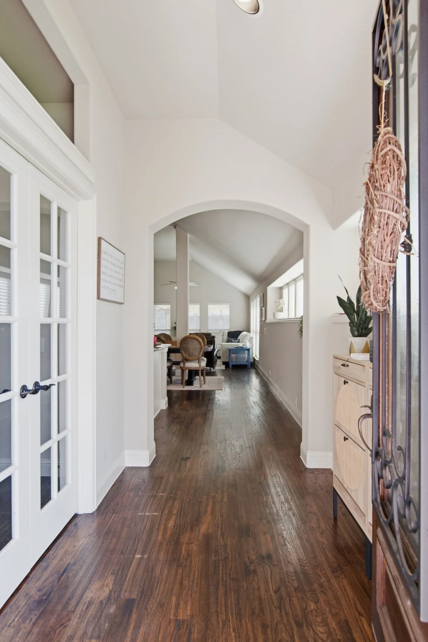 Single Family Residence For Sale in Denton County , 212 Spruce Valley Drive, Justin, Texas 76247, 4 Bedroom, 3 Bathroom, 2 Garage spaces, 2,334 Sqft, built in 2018, mls#21315281, Real Estate Agent in Justin, Homes For Sale in Denton county, Homes For Sale in Justin, Realtor in Justin Texas, Real Estate Brokerage Independent Realty Texas, Luminita Cordes Realtor