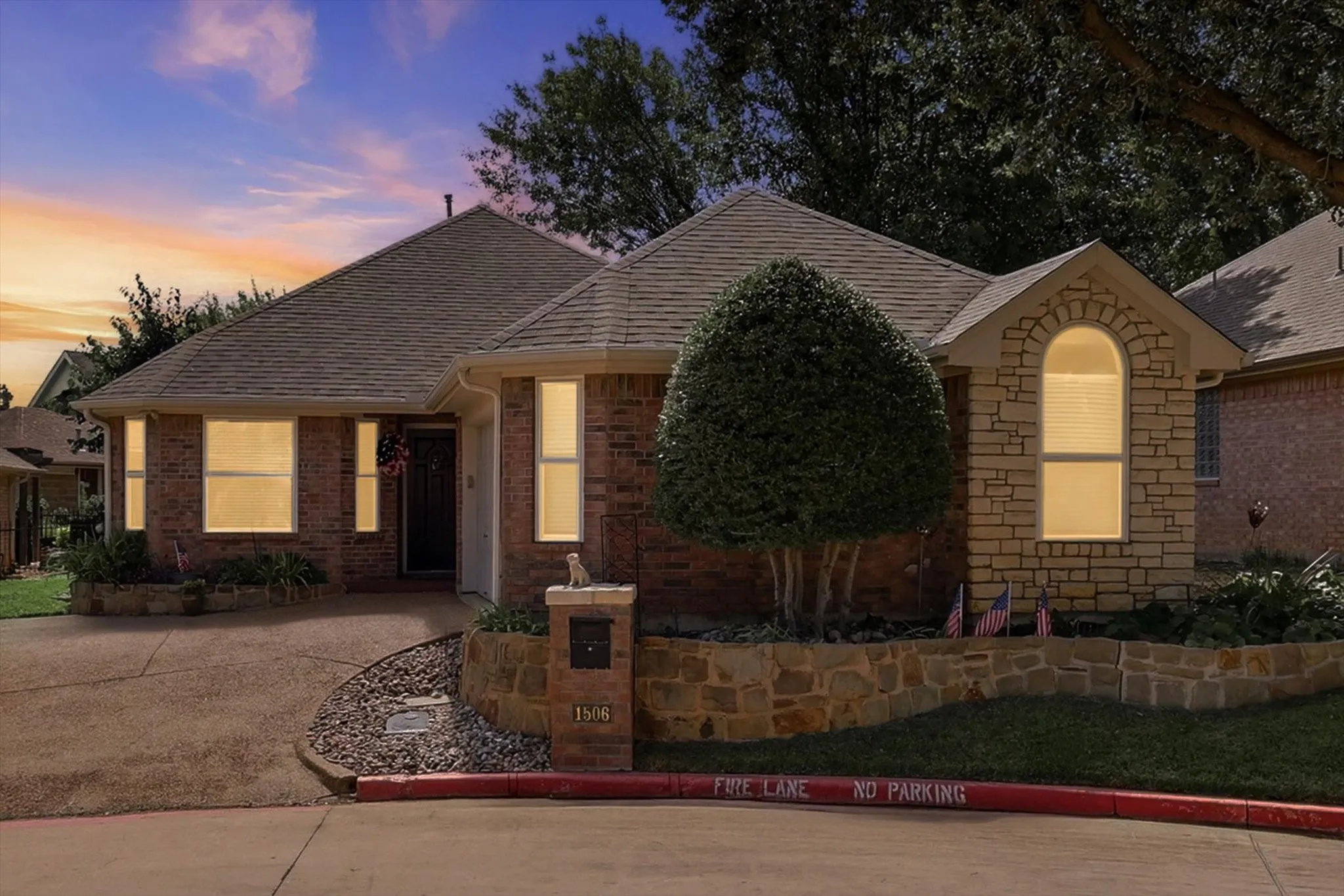 Single Family Residence For Sale in Tarrant County , 1506 Fiori Way, Euless, Texas 76039, 3 Bedroom, 2 Bathroom, 2 Garage spaces, 1,571 Sqft, built in 1997, mls#21315776, Real Estate Agent in Euless, Homes For Sale in Tarrant county, Homes For Sale in Euless, Realtor in Euless Texas, Real Estate Brokerage Independent Realty Texas, Luminita Cordes Realtor