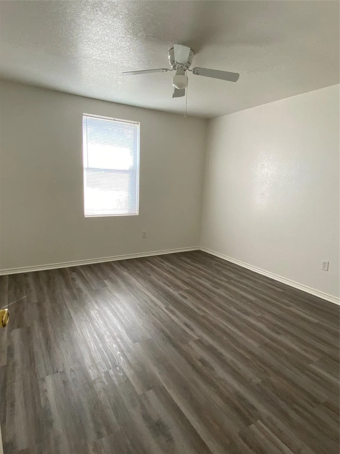 Single Family Residence For Sale in Hood County , 4406 Bobbie Ann Drive, Granbury, Texas 76049, 3 Bedroom, 2 Bathroom, 2 Garage spaces, 1,626 Sqft, built in 2005, mls#21318021, Real Estate Agent in Granbury, Homes For Sale in Hood county, Homes For Sale in Granbury, Realtor in Granbury Texas, Real Estate Brokerage Independent Realty Texas, Luminita Cordes Realtor