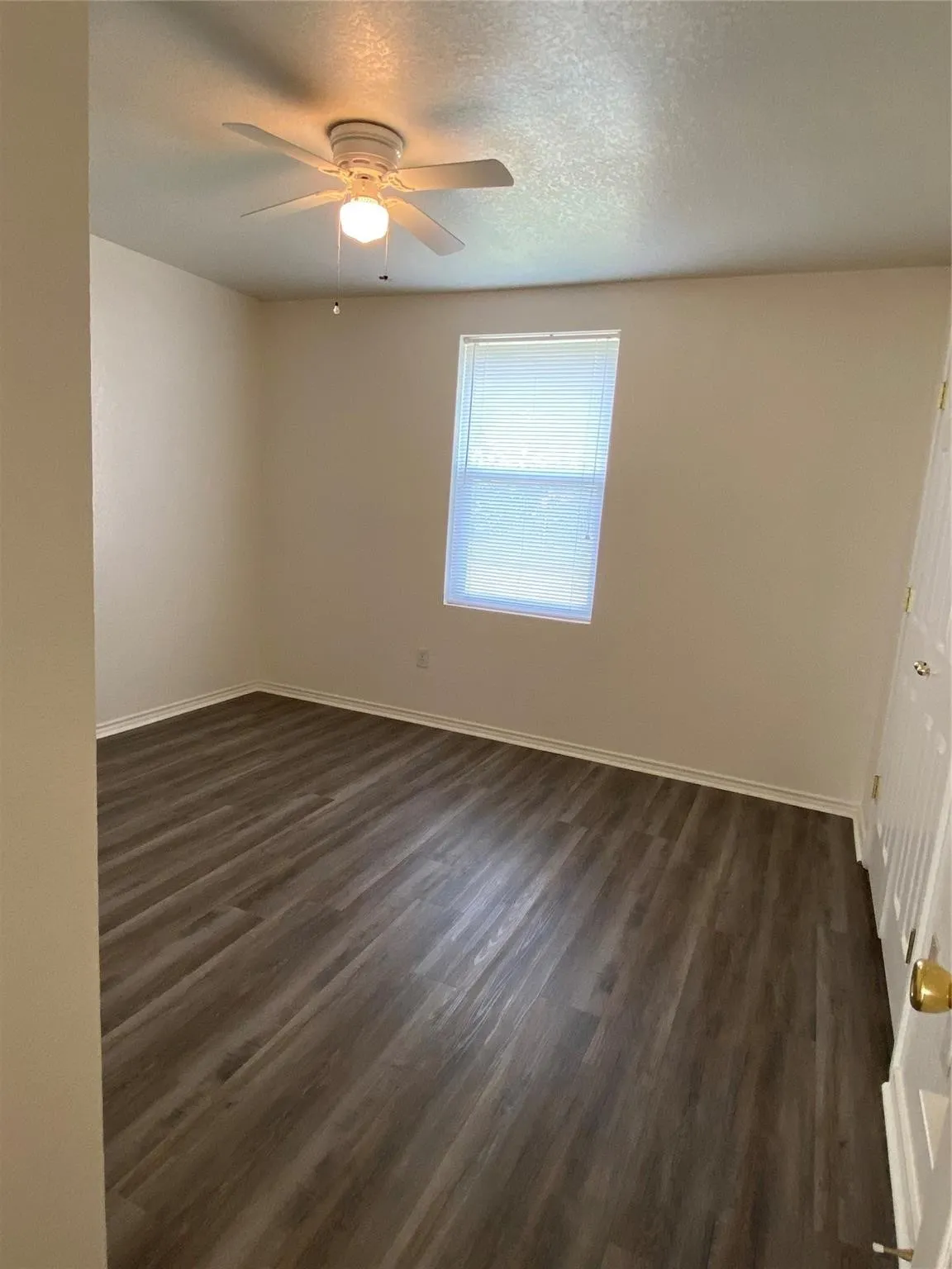 Single Family Residence For Sale in Hood County , 4406 Bobbie Ann Drive, Granbury, Texas 76049, 3 Bedroom, 2 Bathroom, 2 Garage spaces, 1,626 Sqft, built in 2005, mls#21318021, Real Estate Agent in Granbury, Homes For Sale in Hood county, Homes For Sale in Granbury, Realtor in Granbury Texas, Real Estate Brokerage Independent Realty Texas, Luminita Cordes Realtor