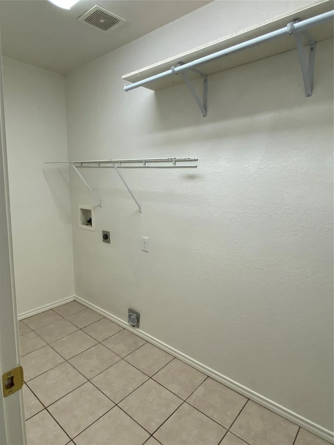 Single Family Residence For Sale in Hood County , 4406 Bobbie Ann Drive, Granbury, Texas 76049, 3 Bedroom, 2 Bathroom, 2 Garage spaces, 1,626 Sqft, built in 2005, mls#21318021, Real Estate Agent in Granbury, Homes For Sale in Hood county, Homes For Sale in Granbury, Realtor in Granbury Texas, Real Estate Brokerage Independent Realty Texas, Luminita Cordes Realtor