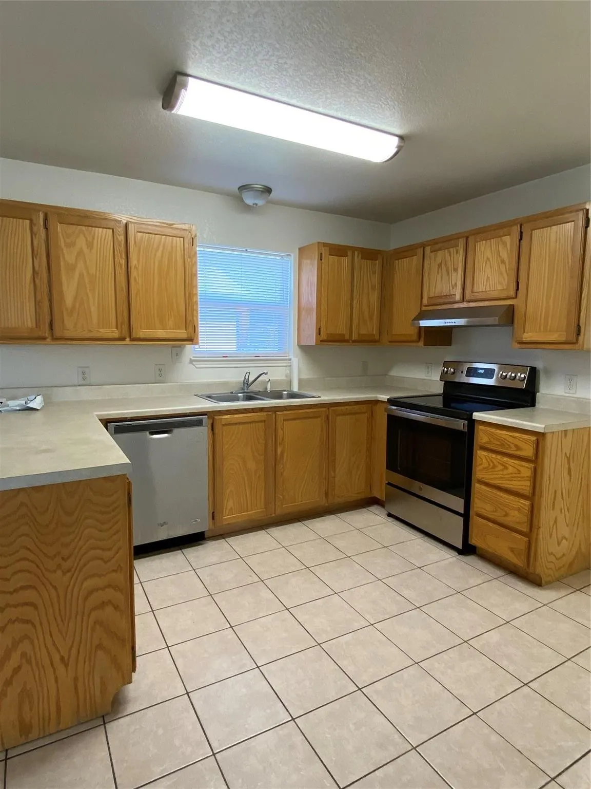 Single Family Residence For Sale in Hood County , 4406 Bobbie Ann Drive, Granbury, Texas 76049, 3 Bedroom, 2 Bathroom, 2 Garage spaces, 1,626 Sqft, built in 2005, mls#21318021, Real Estate Agent in Granbury, Homes For Sale in Hood county, Homes For Sale in Granbury, Realtor in Granbury Texas, Real Estate Brokerage Independent Realty Texas, Luminita Cordes Realtor