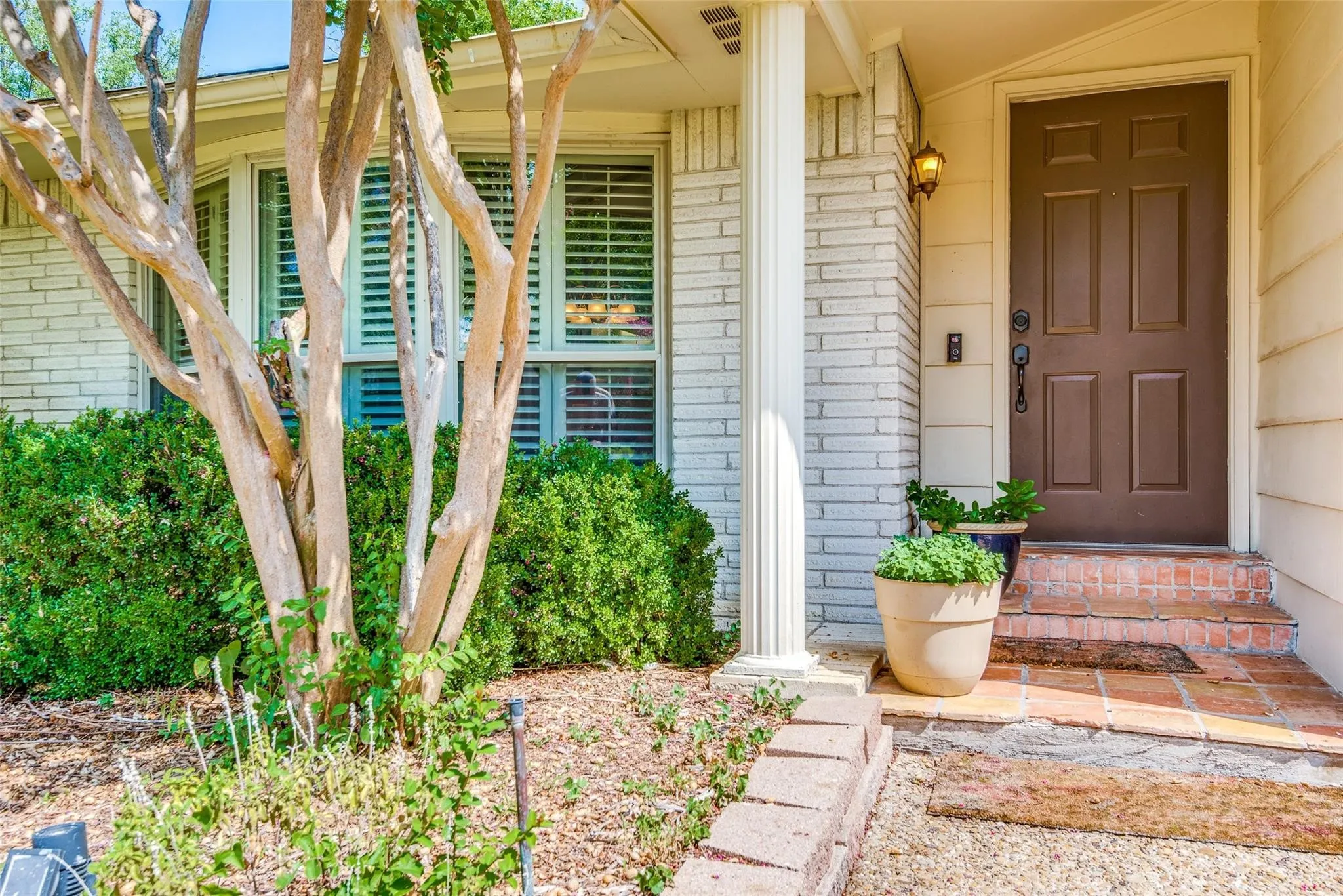 Single Family Residence For Rent in Dallas County , 6607 Roundrock Road, Dallas, Texas 75248, 3 Bedroom, 2 Bathroom, 2 Garage spaces, 2,369 Sqft, built in 1970, mls#21315427, Real Estate Agent in Dallas, Homes For Rent in Dallas county, Homes For Rent in Dallas, Realtor in Dallas Texas, Real Estate Brokerage Independent Realty Texas, Luminita Cordes Realtor