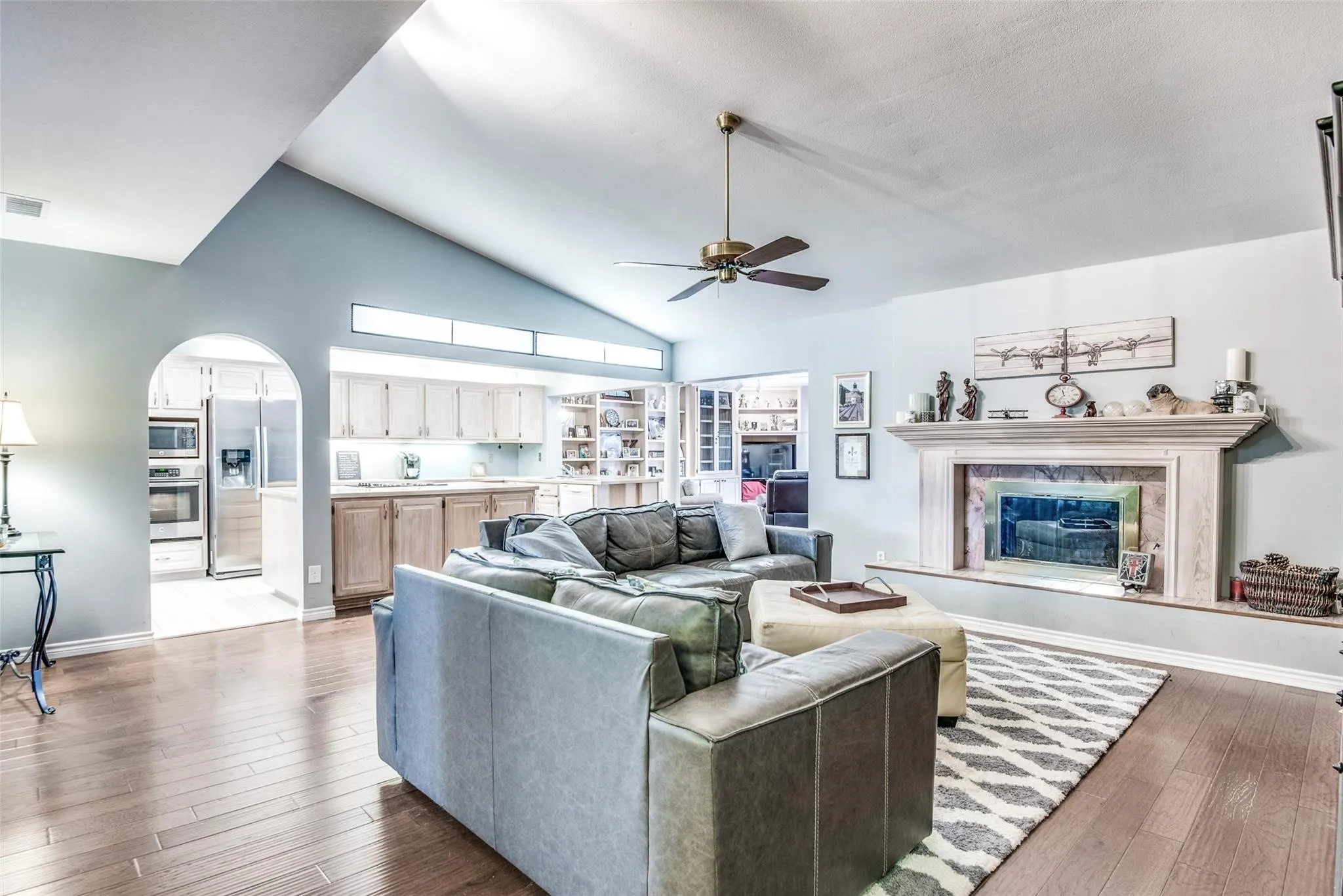 Single Family Residence For Rent in Dallas County , 6607 Roundrock Road, Dallas, Texas 75248, 3 Bedroom, 2 Bathroom, 2 Garage spaces, 2,369 Sqft, built in 1970, mls#21315427, Real Estate Agent in Dallas, Homes For Rent in Dallas county, Homes For Rent in Dallas, Realtor in Dallas Texas, Real Estate Brokerage Independent Realty Texas, Luminita Cordes Realtor
