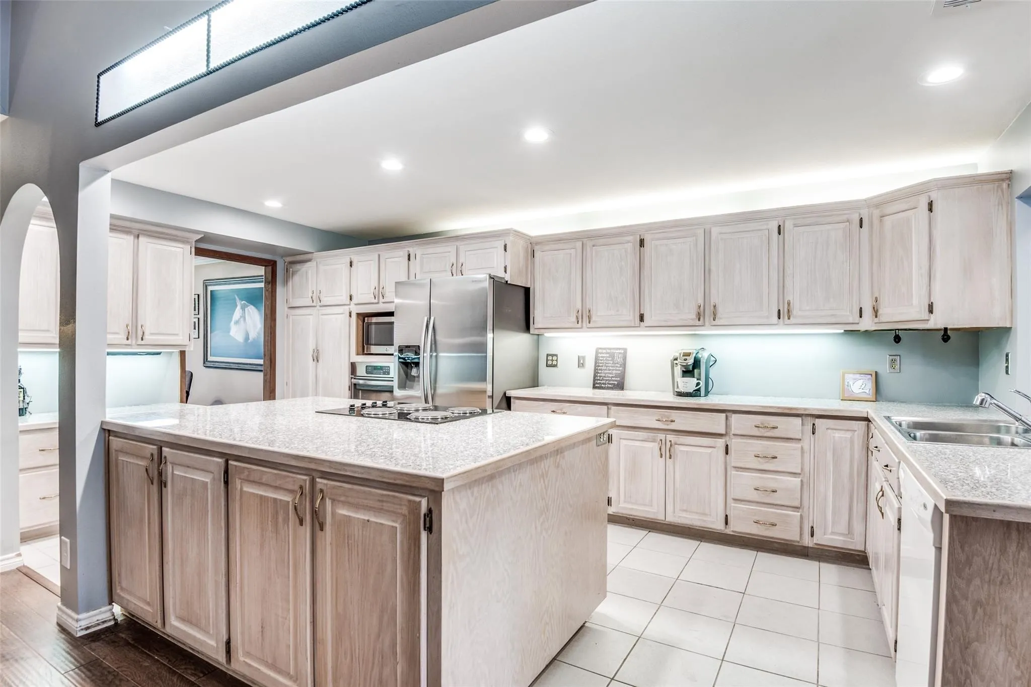 Single Family Residence For Rent in Dallas County , 6607 Roundrock Road, Dallas, Texas 75248, 3 Bedroom, 2 Bathroom, 2 Garage spaces, 2,369 Sqft, built in 1970, mls#21315427, Real Estate Agent in Dallas, Homes For Rent in Dallas county, Homes For Rent in Dallas, Realtor in Dallas Texas, Real Estate Brokerage Independent Realty Texas, Luminita Cordes Realtor