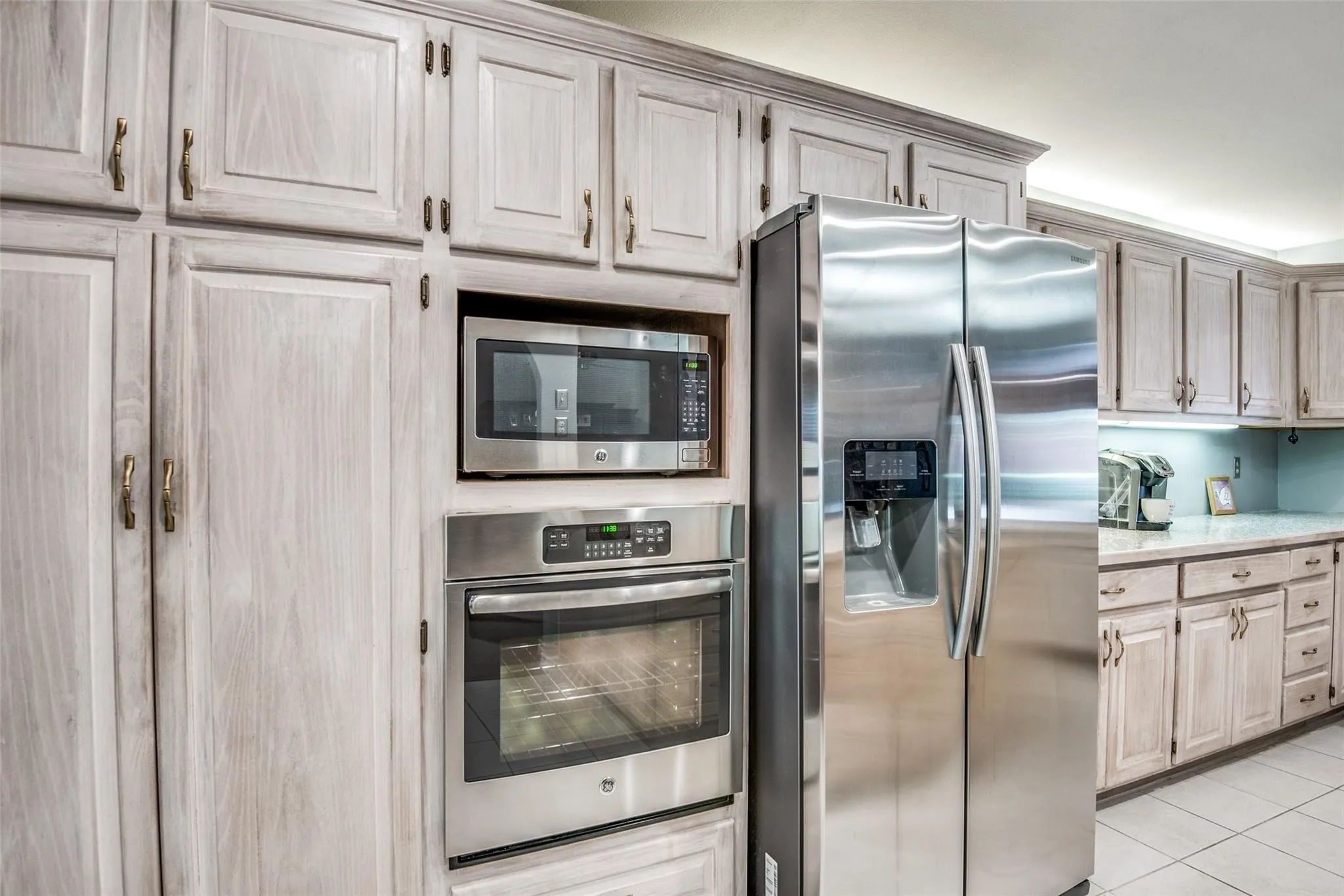 Single Family Residence For Rent in Dallas County , 6607 Roundrock Road, Dallas, Texas 75248, 3 Bedroom, 2 Bathroom, 2 Garage spaces, 2,369 Sqft, built in 1970, mls#21315427, Real Estate Agent in Dallas, Homes For Rent in Dallas county, Homes For Rent in Dallas, Realtor in Dallas Texas, Real Estate Brokerage Independent Realty Texas, Luminita Cordes Realtor