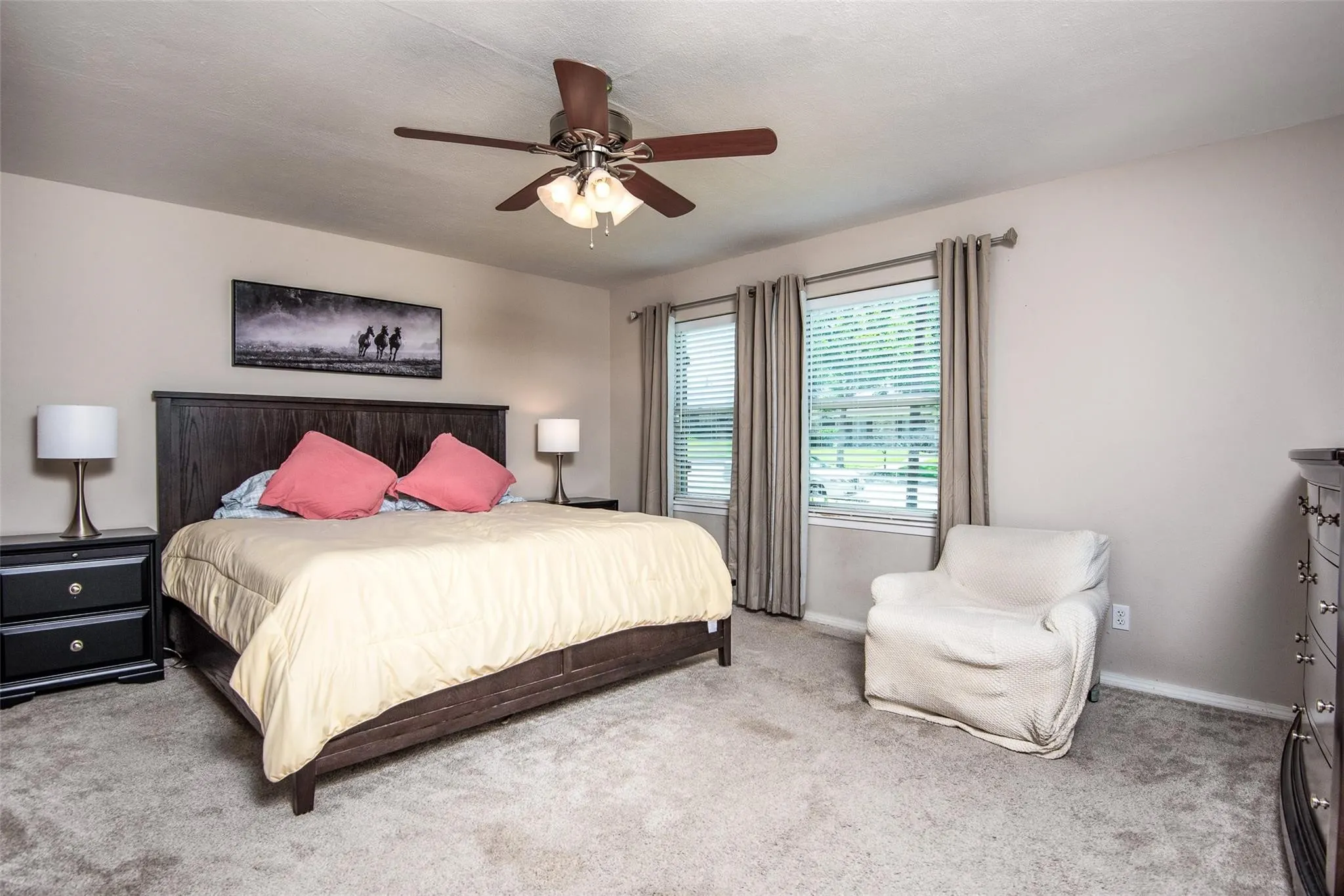 Single Family Residence For Rent in Dallas County , 6607 Roundrock Road, Dallas, Texas 75248, 3 Bedroom, 2 Bathroom, 2 Garage spaces, 2,369 Sqft, built in 1970, mls#21315427, Real Estate Agent in Dallas, Homes For Rent in Dallas county, Homes For Rent in Dallas, Realtor in Dallas Texas, Real Estate Brokerage Independent Realty Texas, Luminita Cordes Realtor