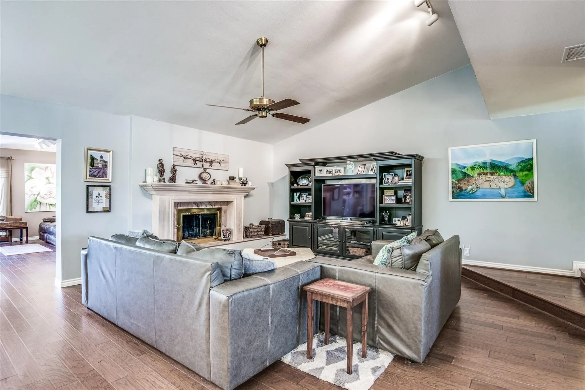 Single Family Residence For Rent in Dallas County , 6607 Roundrock Road, Dallas, Texas 75248, 3 Bedroom, 2 Bathroom, 2 Garage spaces, 2,369 Sqft, built in 1970, mls#21315427, Real Estate Agent in Dallas, Homes For Rent in Dallas county, Homes For Rent in Dallas, Realtor in Dallas Texas, Real Estate Brokerage Independent Realty Texas, Luminita Cordes Realtor