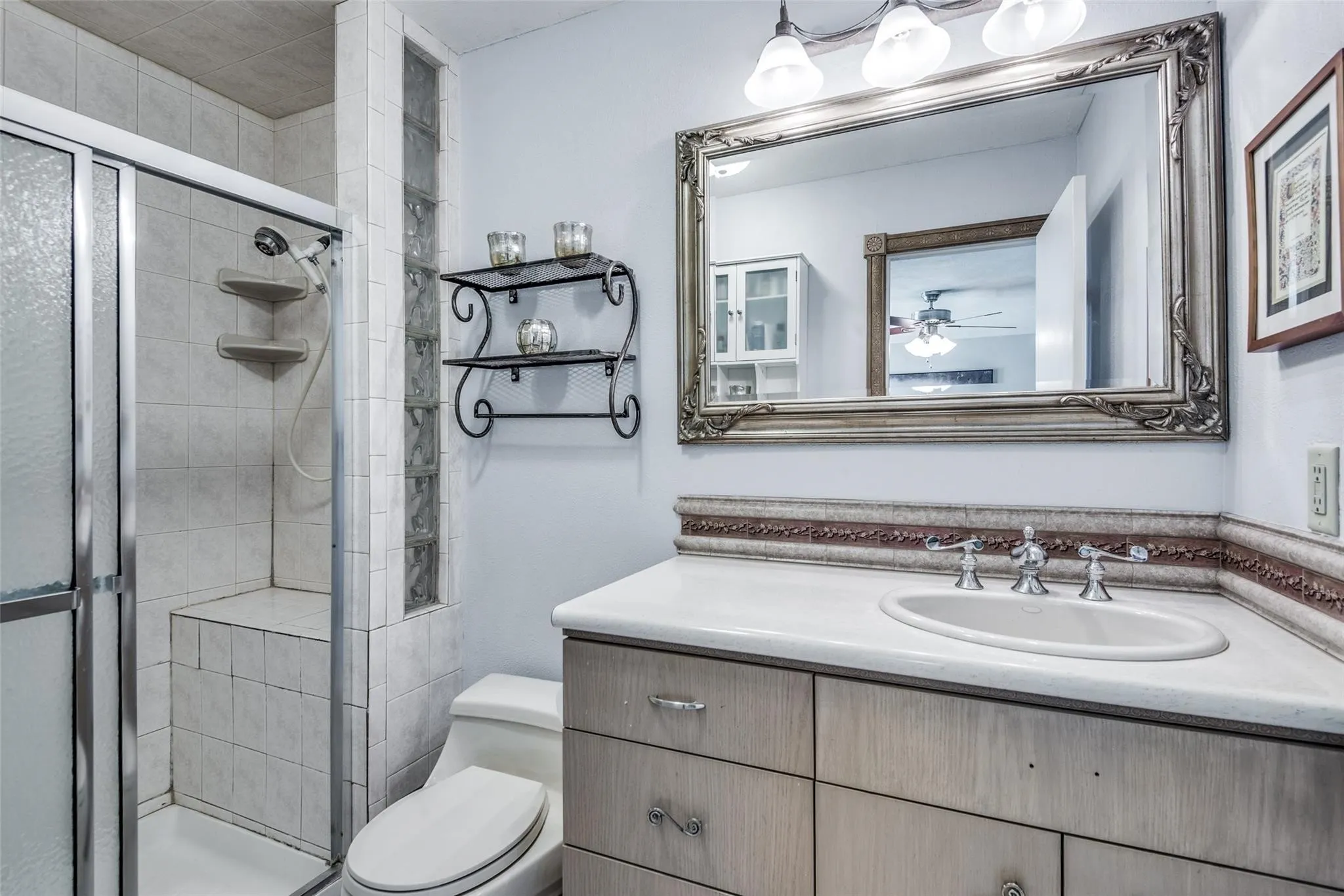 Single Family Residence For Rent in Dallas County , 6607 Roundrock Road, Dallas, Texas 75248, 3 Bedroom, 2 Bathroom, 2 Garage spaces, 2,369 Sqft, built in 1970, mls#21315427, Real Estate Agent in Dallas, Homes For Rent in Dallas county, Homes For Rent in Dallas, Realtor in Dallas Texas, Real Estate Brokerage Independent Realty Texas, Luminita Cordes Realtor