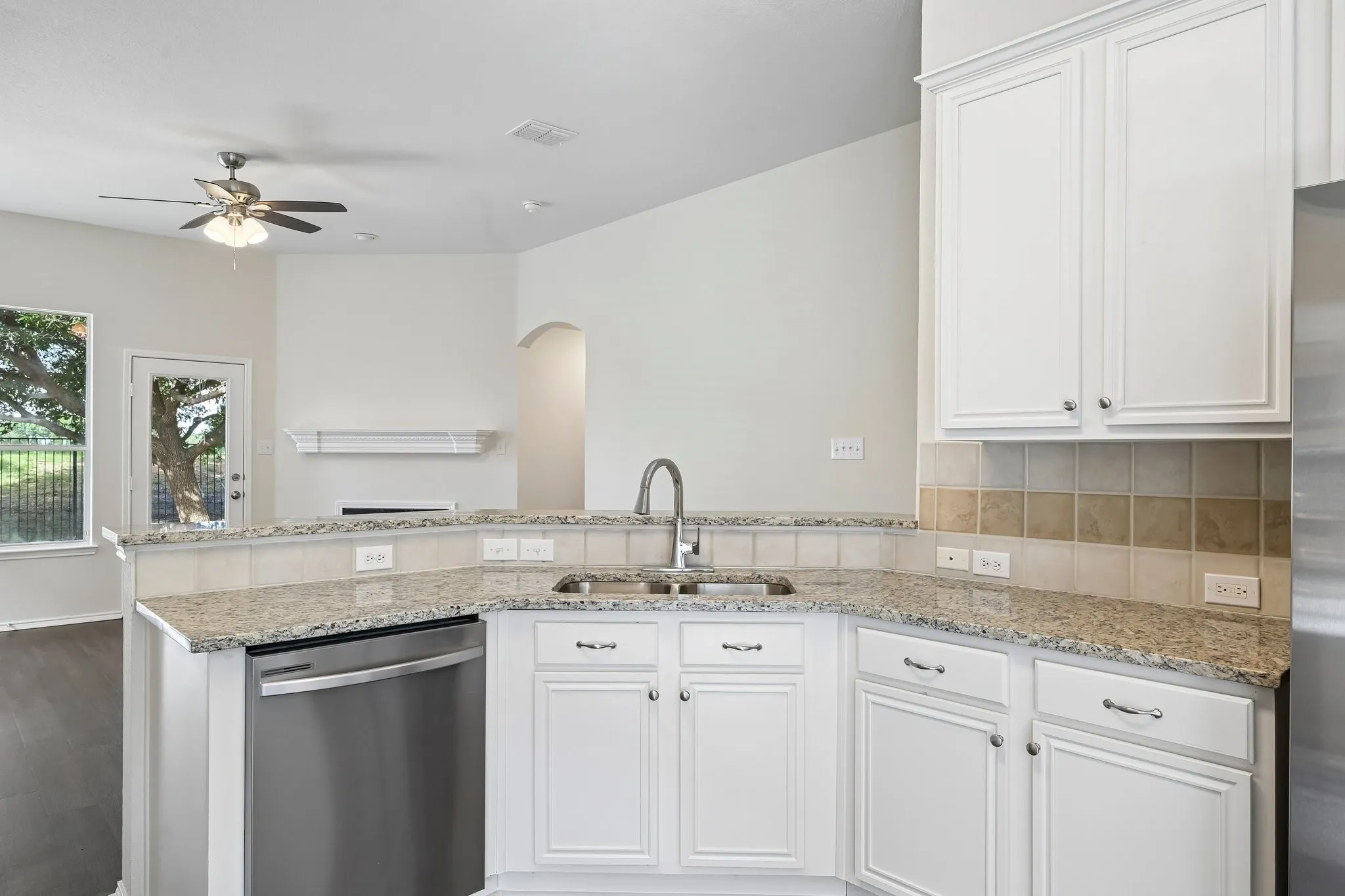 Single Family Residence For Sale in Dallas County , 8613 Saint Andrews Lane, Rowlett, Texas 75089, 4 Bedroom, 2 Bathroom, 2 Garage spaces, 2,120 Sqft, built in 2005, mls#21316908, Real Estate Agent in Rowlett, Homes For Sale in Dallas county, Homes For Sale in Rowlett, Realtor in Rowlett Texas, Real Estate Brokerage Independent Realty Texas, Luminita Cordes Realtor