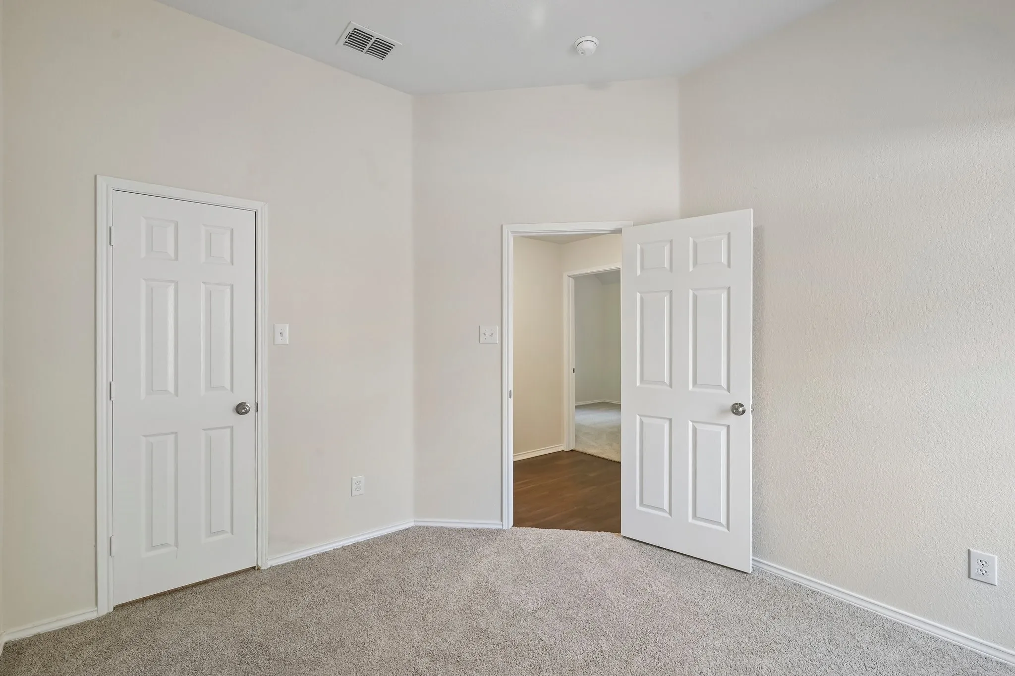 Single Family Residence For Sale in Dallas County , 8613 Saint Andrews Lane, Rowlett, Texas 75089, 4 Bedroom, 2 Bathroom, 2 Garage spaces, 2,120 Sqft, built in 2005, mls#21316908, Real Estate Agent in Rowlett, Homes For Sale in Dallas county, Homes For Sale in Rowlett, Realtor in Rowlett Texas, Real Estate Brokerage Independent Realty Texas, Luminita Cordes Realtor