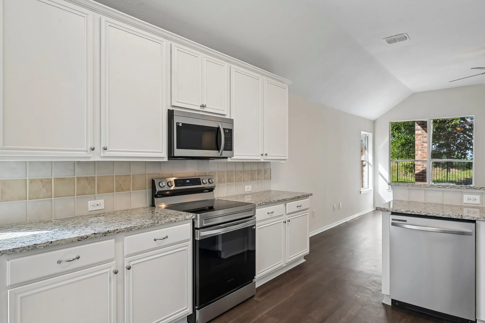 Single Family Residence For Sale in Dallas County , 8613 Saint Andrews Lane, Rowlett, Texas 75089, 4 Bedroom, 2 Bathroom, 2 Garage spaces, 2,120 Sqft, built in 2005, mls#21316908, Real Estate Agent in Rowlett, Homes For Sale in Dallas county, Homes For Sale in Rowlett, Realtor in Rowlett Texas, Real Estate Brokerage Independent Realty Texas, Luminita Cordes Realtor