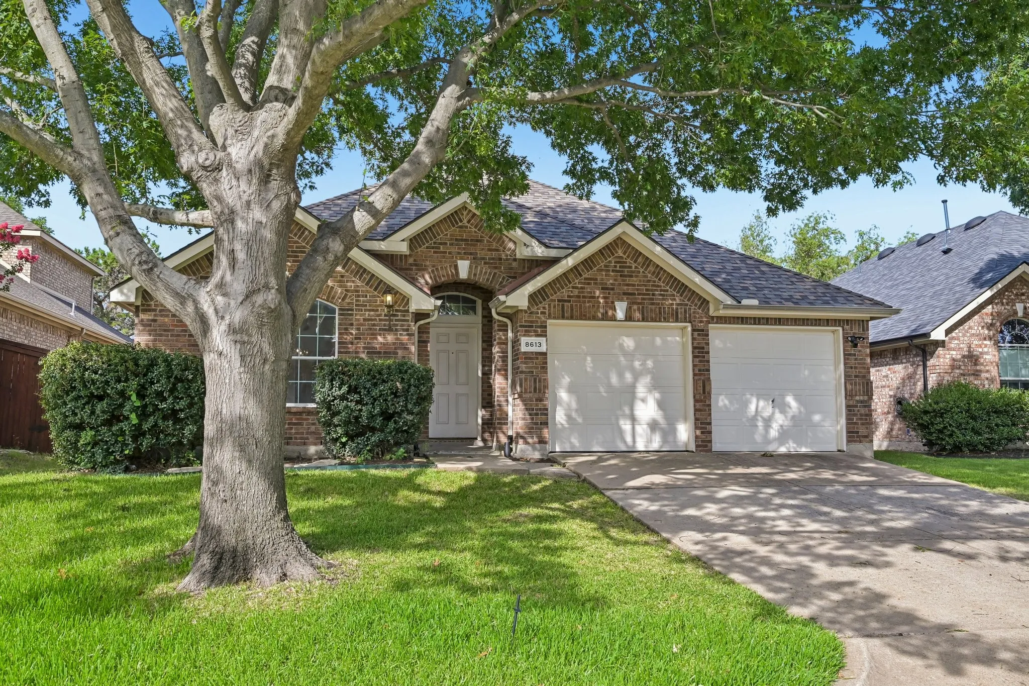 Single Family Residence For Sale in Dallas County , 8613 Saint Andrews Lane, Rowlett, Texas 75089, 4 Bedroom, 2 Bathroom, 2 Garage spaces, 2,120 Sqft, built in 2005, mls#21316908, Real Estate Agent in Rowlett, Homes For Sale in Dallas county, Homes For Sale in Rowlett, Realtor in Rowlett Texas, Real Estate Brokerage Independent Realty Texas, Luminita Cordes Realtor